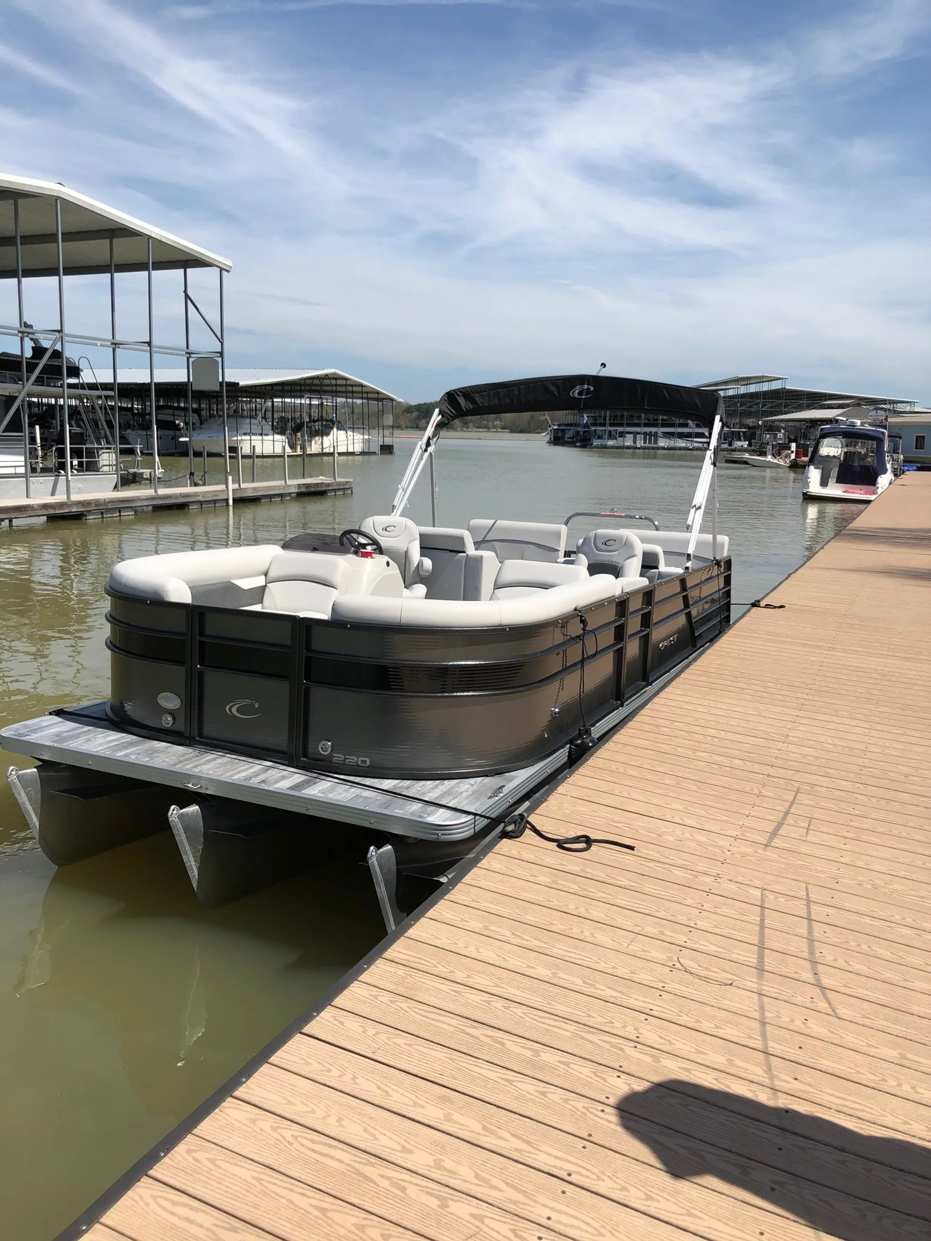 Crest Pontoons 230 Crest Classic CP3 Plus TriToon in Hendersonville, TN — photo 3