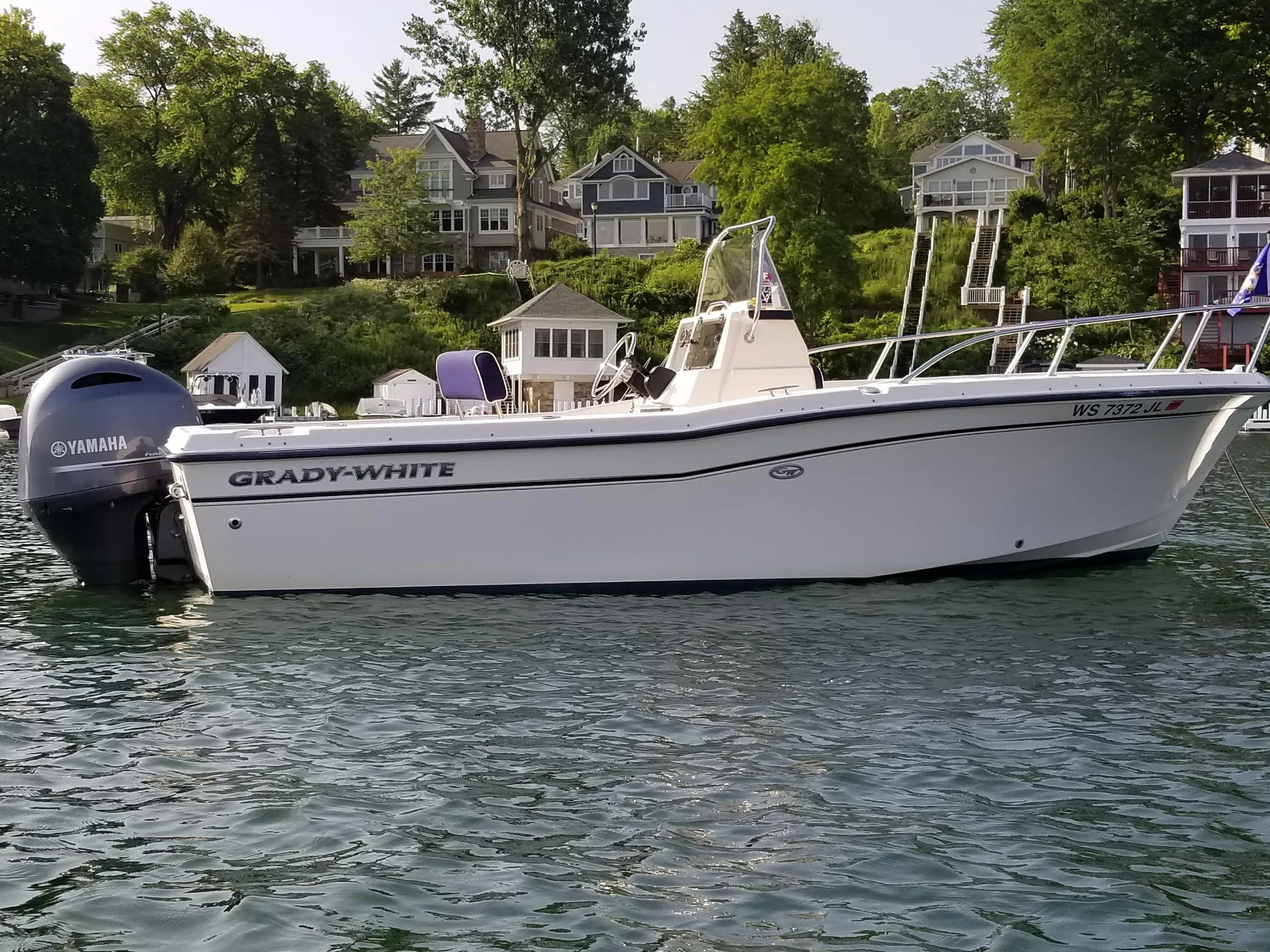 Grady-White Boats 209 Escape w/F150 Yamaha in Fontana-on-Geneva Lake, WI — photo 4
