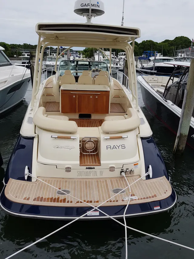 Rent a Chris Craft motor yacht in Southampton, NY near me