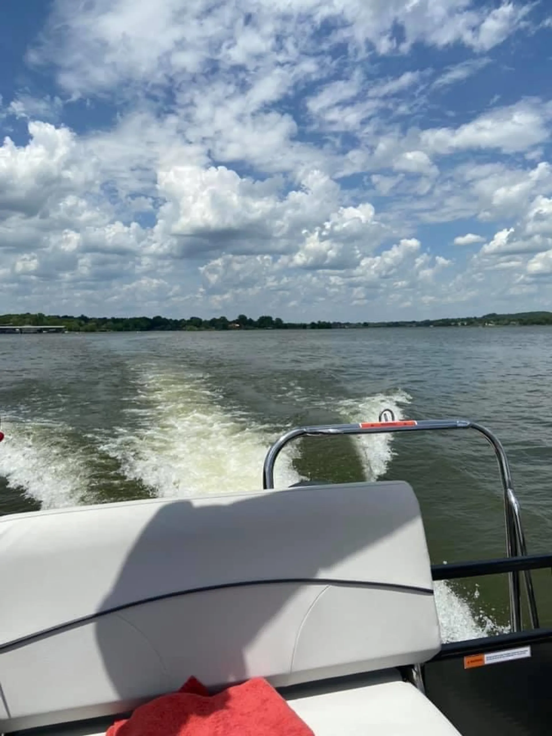 Crest Pontoons 230 Crest Classic CP3 Plus TriToon in Hendersonville, TN — photo 6