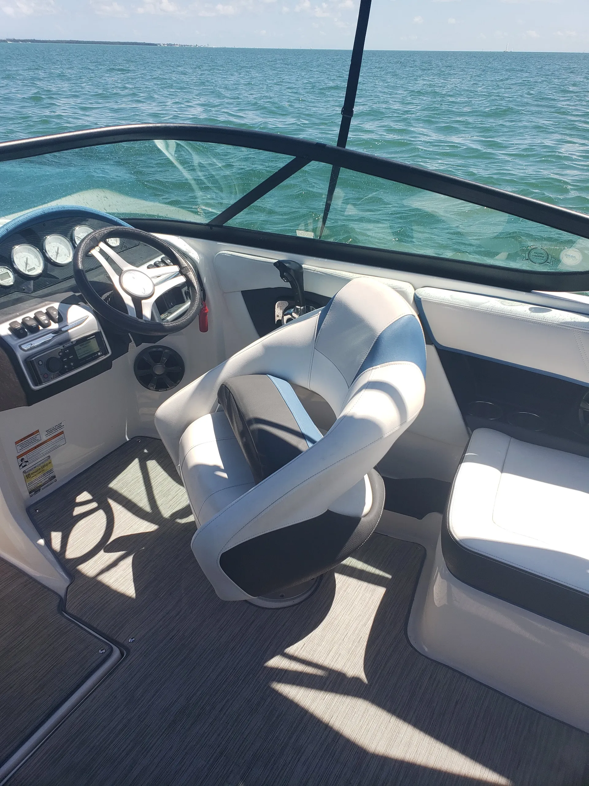 Regal Boats 2000 in Key Biscayne, FL — photo 3