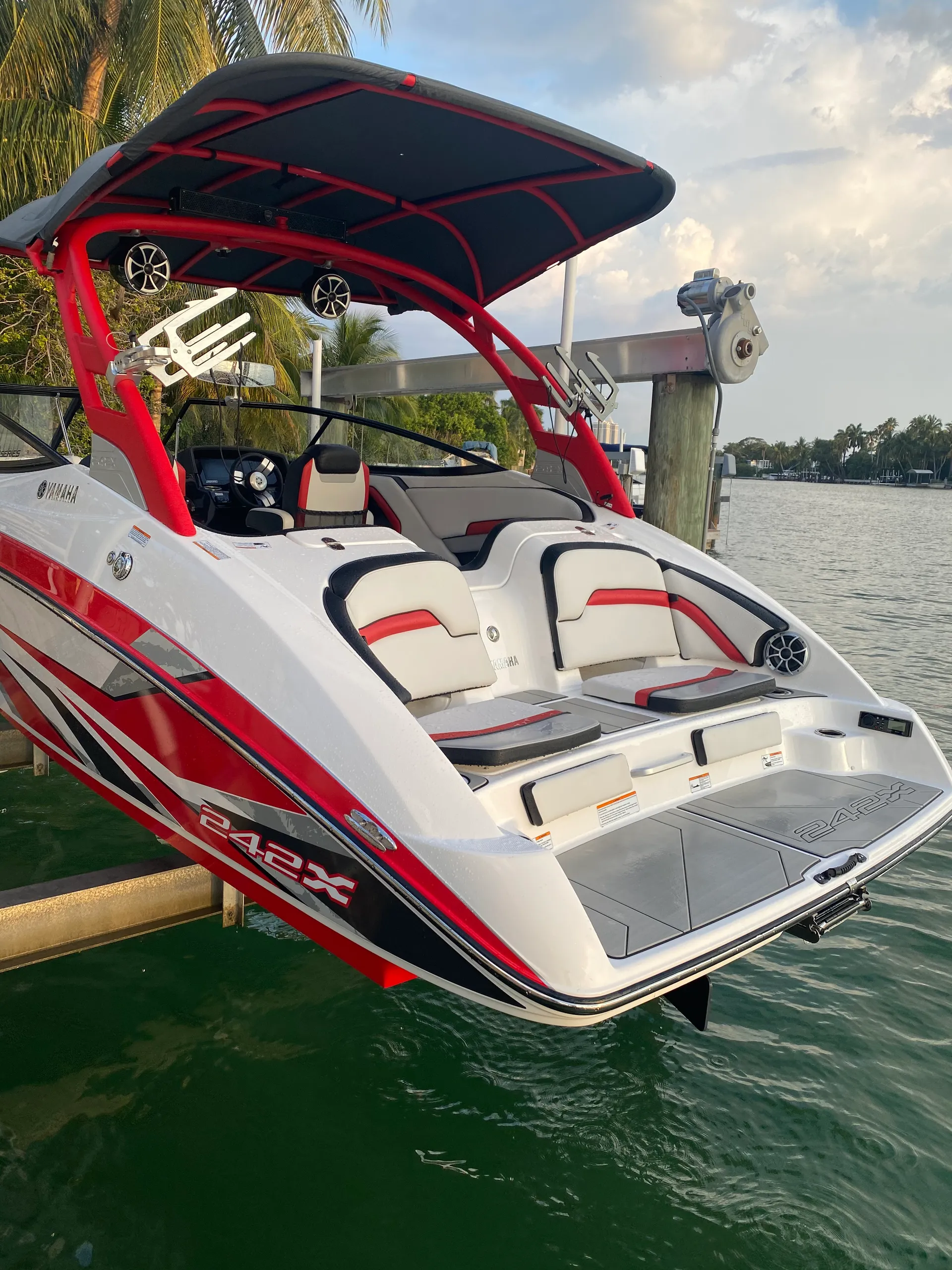 Yamaha 242X E-Series  in Key Biscayne, FL — photo 6