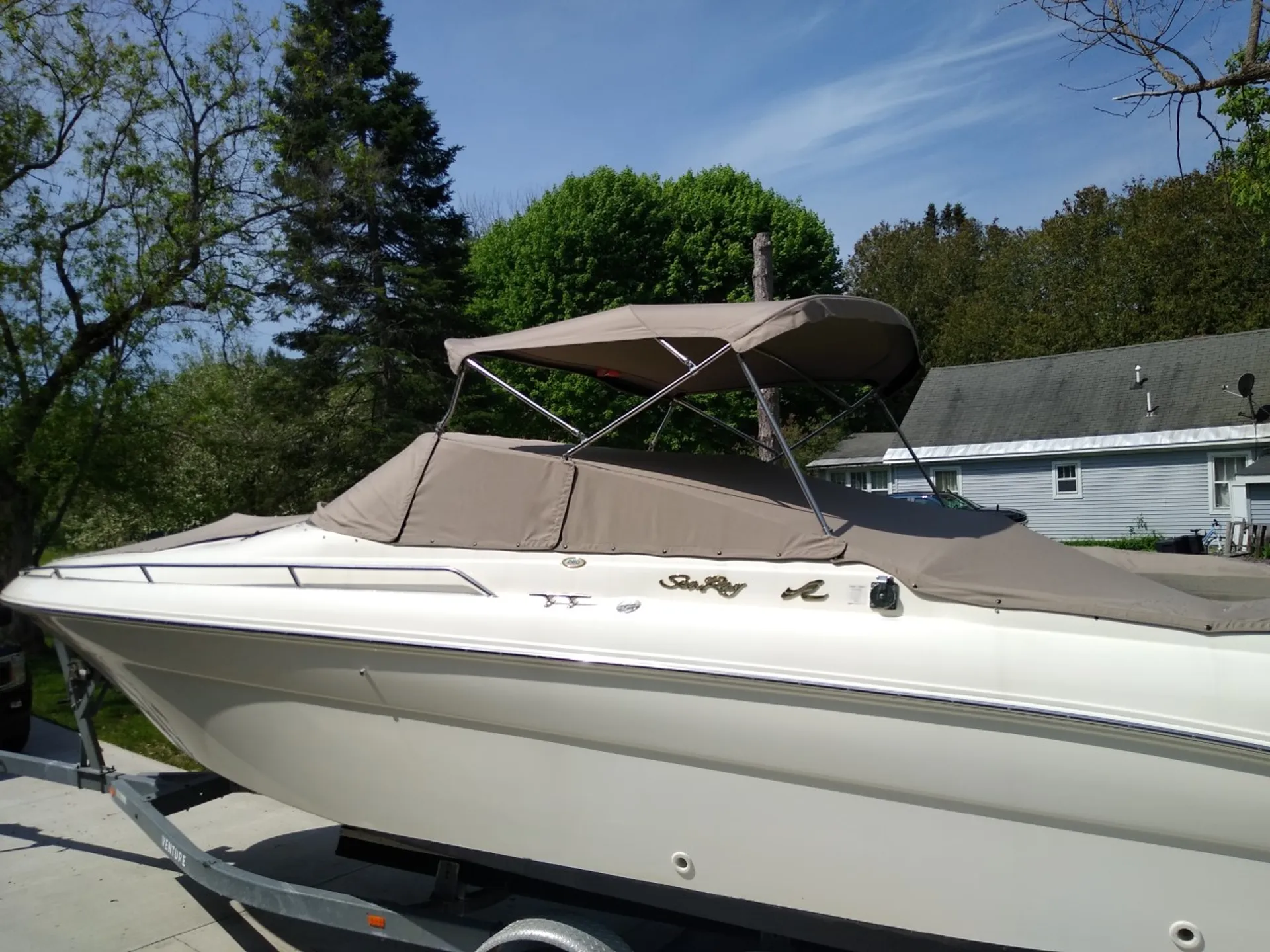 Sea Ray Boats 280 Bow Rider in Boyne City, MI — photo 3