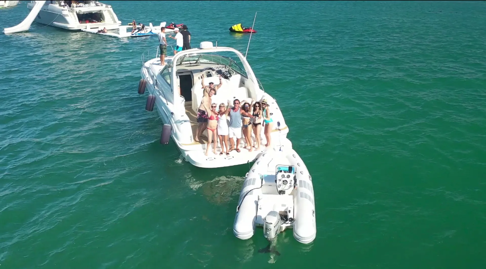 Sea Ray Boats 410 Express Cruiser in Miami Beach, FL — photo 6