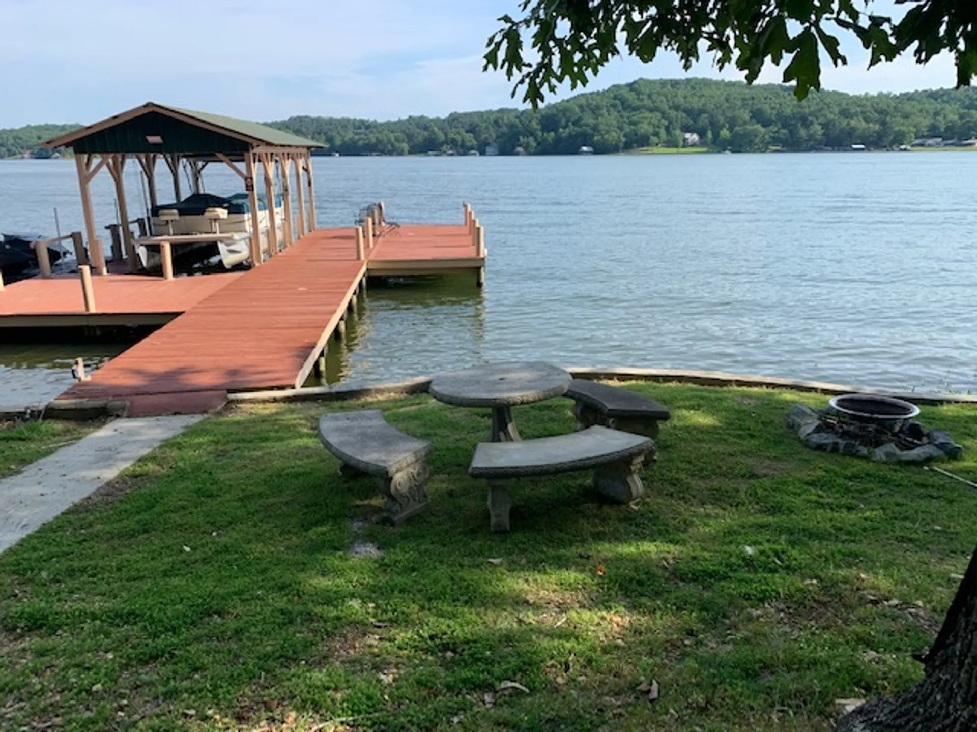 Godfrey   24' Sweet Water Pontoon Boat in Cherokee County, AL — photo 2