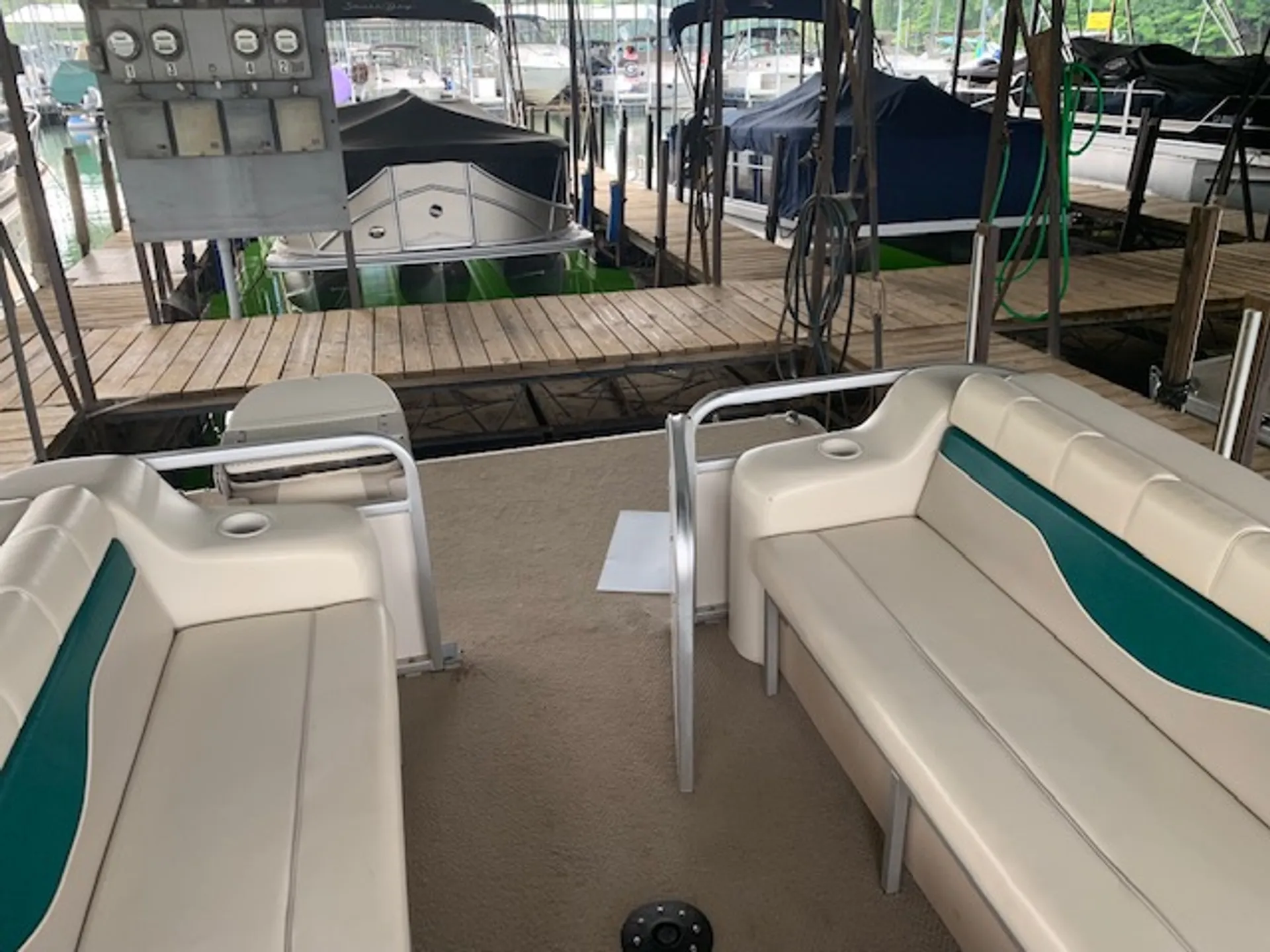 Godfrey   24' Sweet Water Pontoon Boat in Cherokee County, AL — photo 5