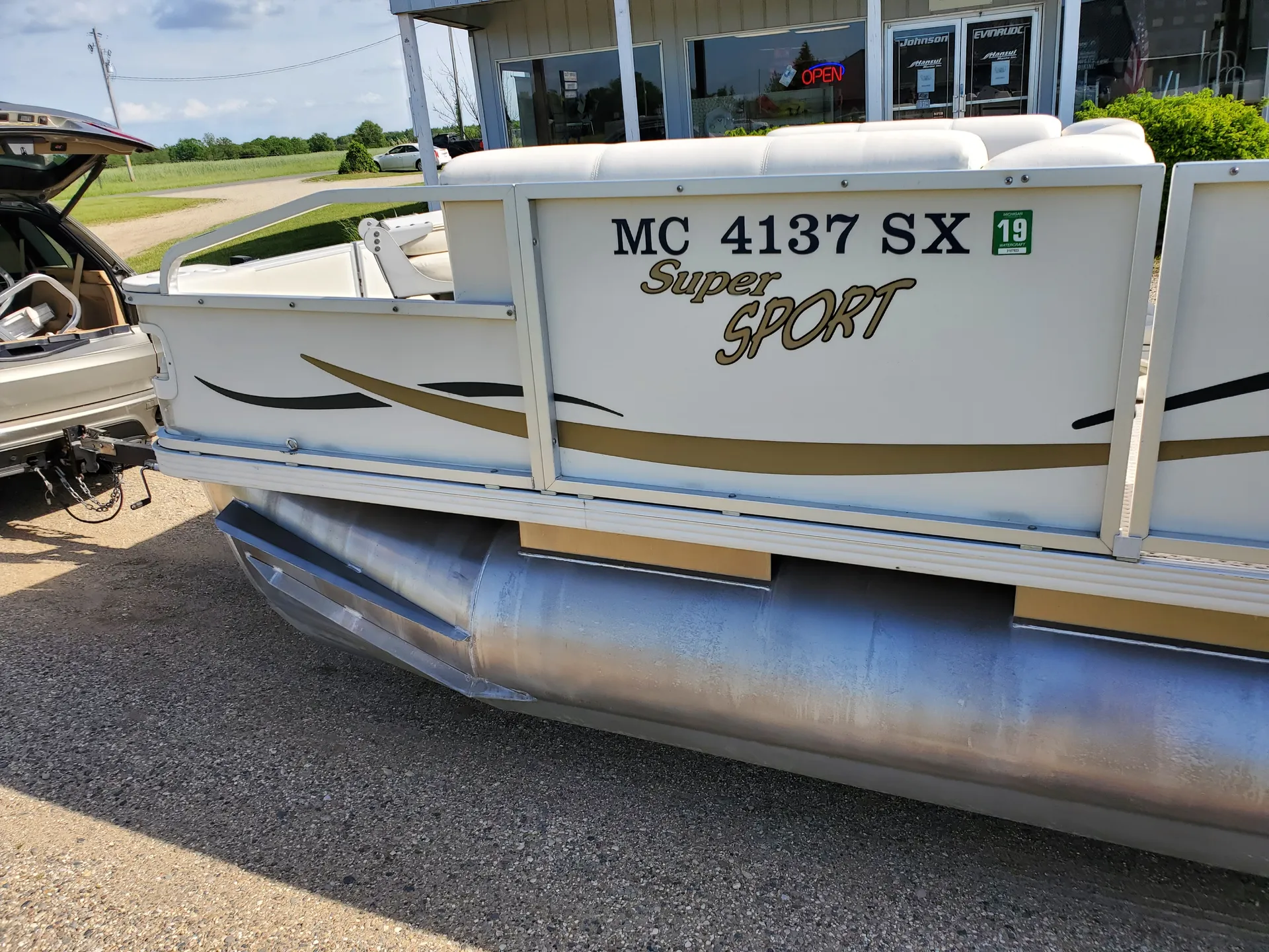 Crest Pontoons 22 Crest II XRS in Cadillac, MI — photo 6
