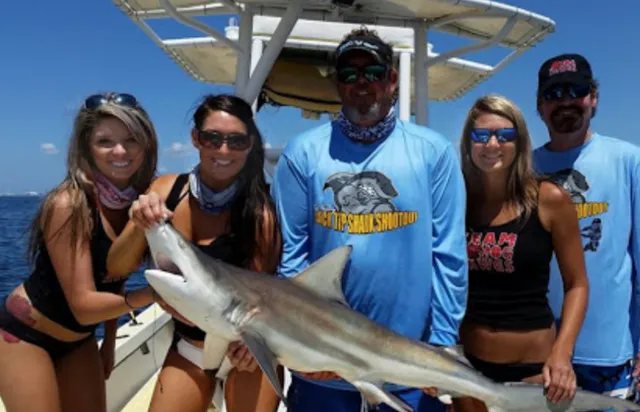 Rent a Hanson Flats and Bay center console in Marathon, FL near me