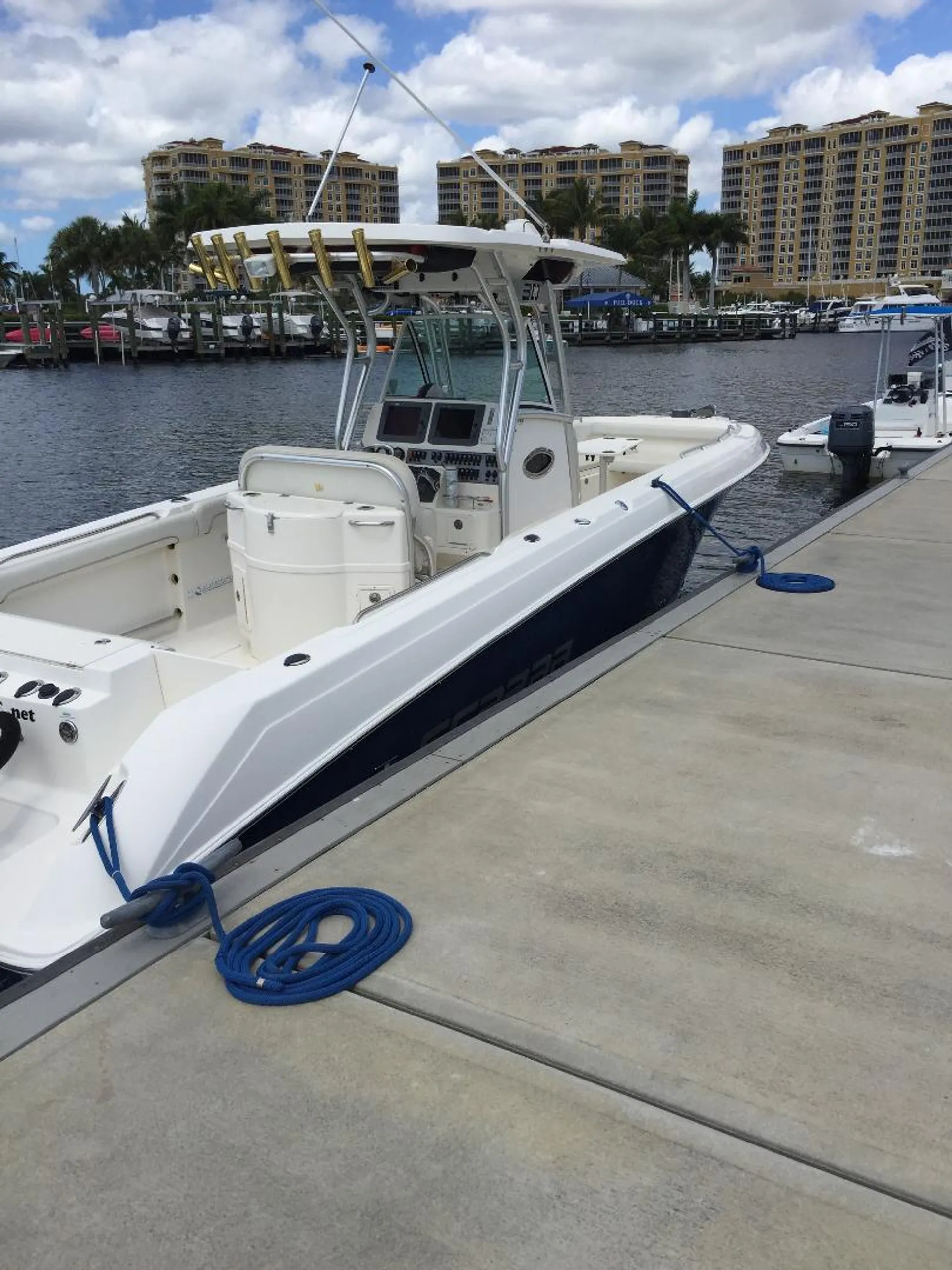 30 ft Scarab Tournament Center Console 