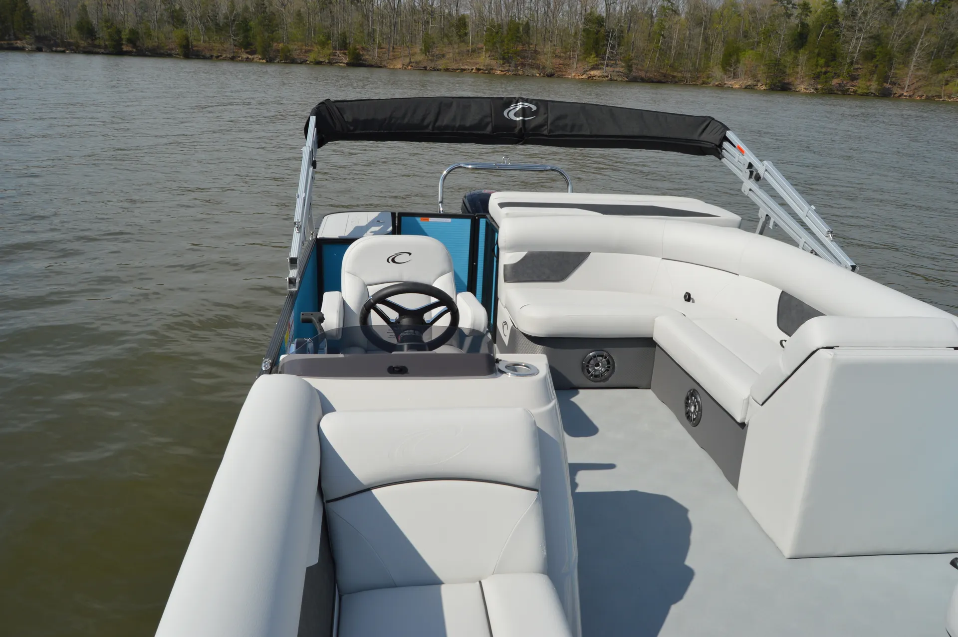 Crest Pontoons 190 Crest II in Leasburg, NC — photo 2
