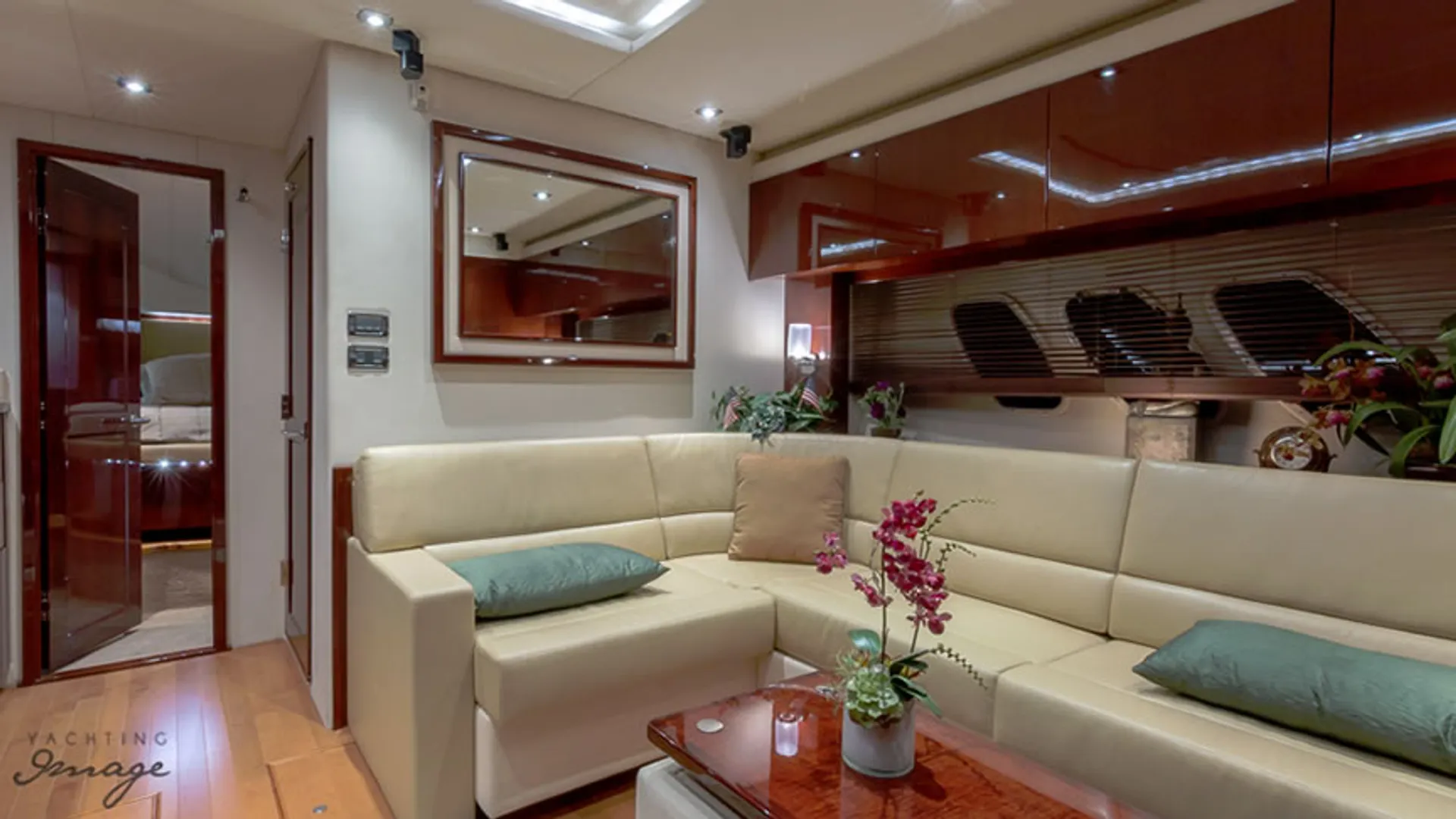 Sea Ray Boats 540 Sundancer (Zeus Drive) in Miami Beach, FL — photo 3