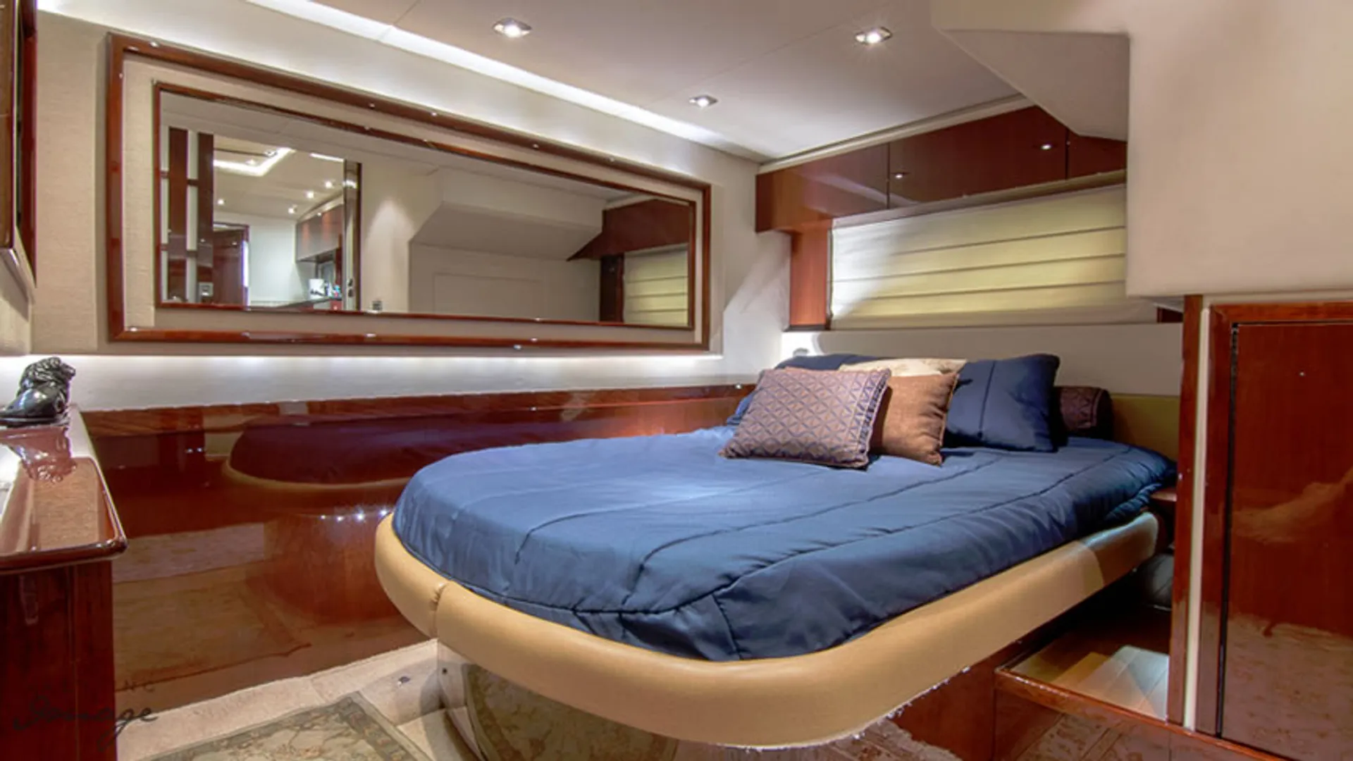 Sea Ray Boats 540 Sundancer (Zeus Drive) in Miami Beach, FL — photo 6