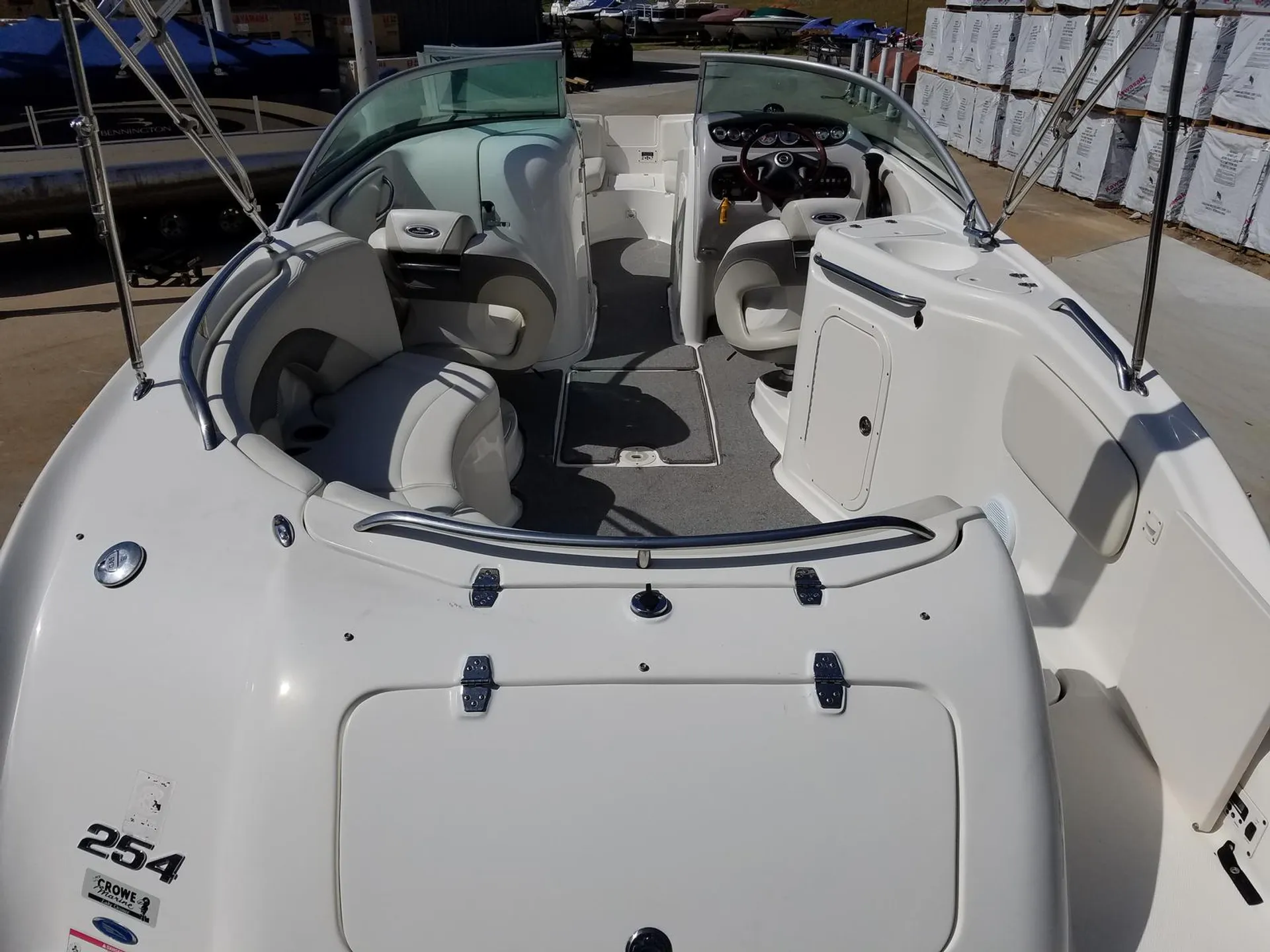 Chaparral Boats Sunesta 254 in Flowery Branch, GA — photo 5