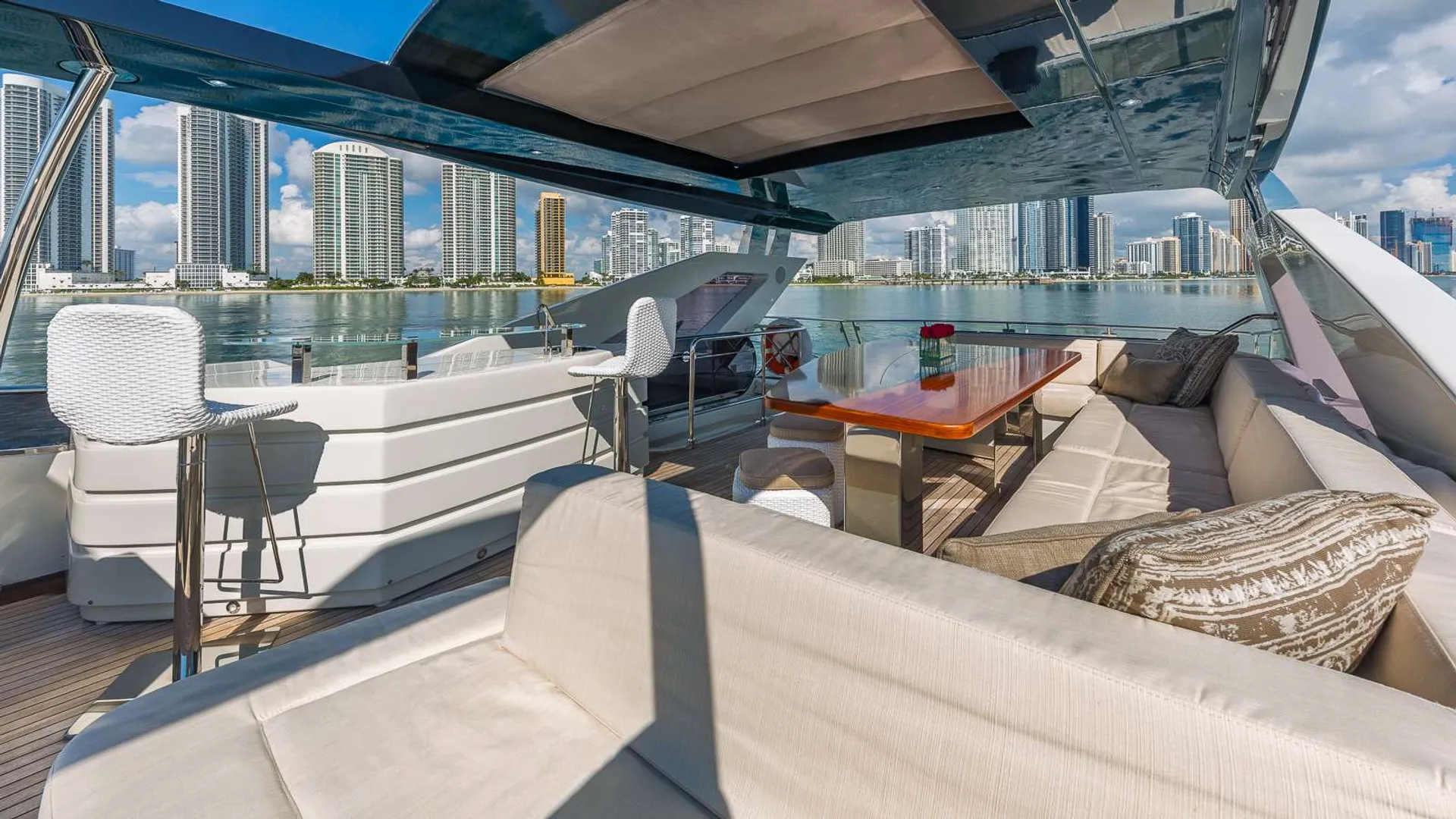 Dominator Dominator Flybridge 80 Motor Yacht in Miami Beach, FL — photo 5