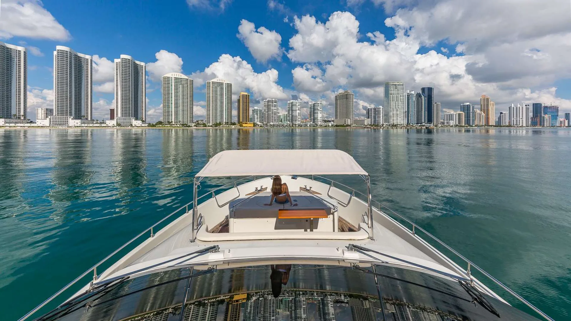 Dominator Dominator Flybridge 80 Motor Yacht in Miami Beach, FL — photo 2