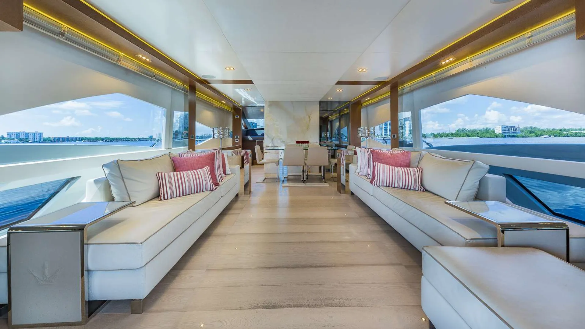 Dominator Dominator Flybridge 80 Motor Yacht in Miami Beach, FL — photo 3