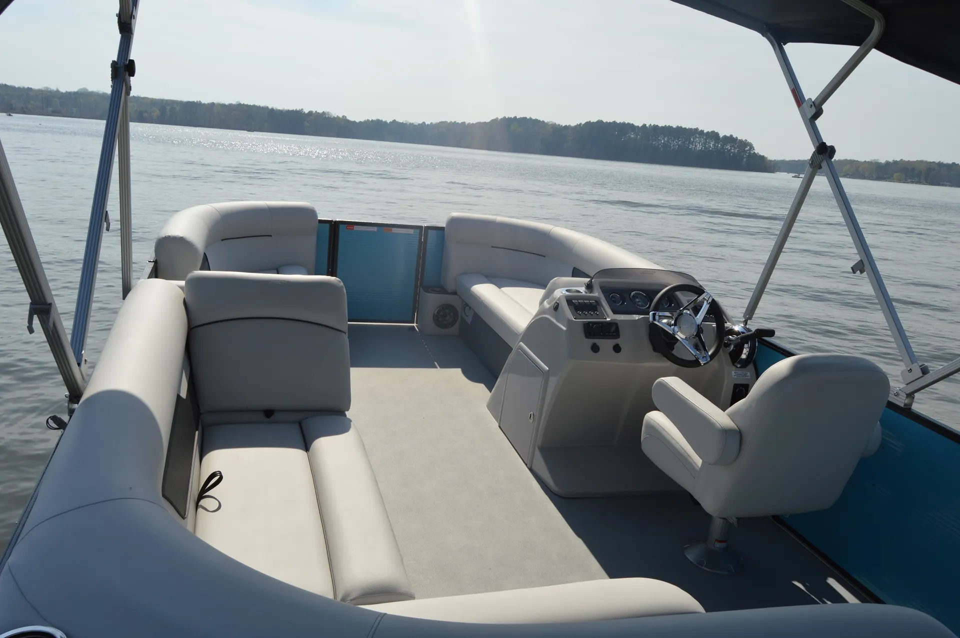 Crest Pontoons 190 Crest II in Leasburg, NC — photo 9