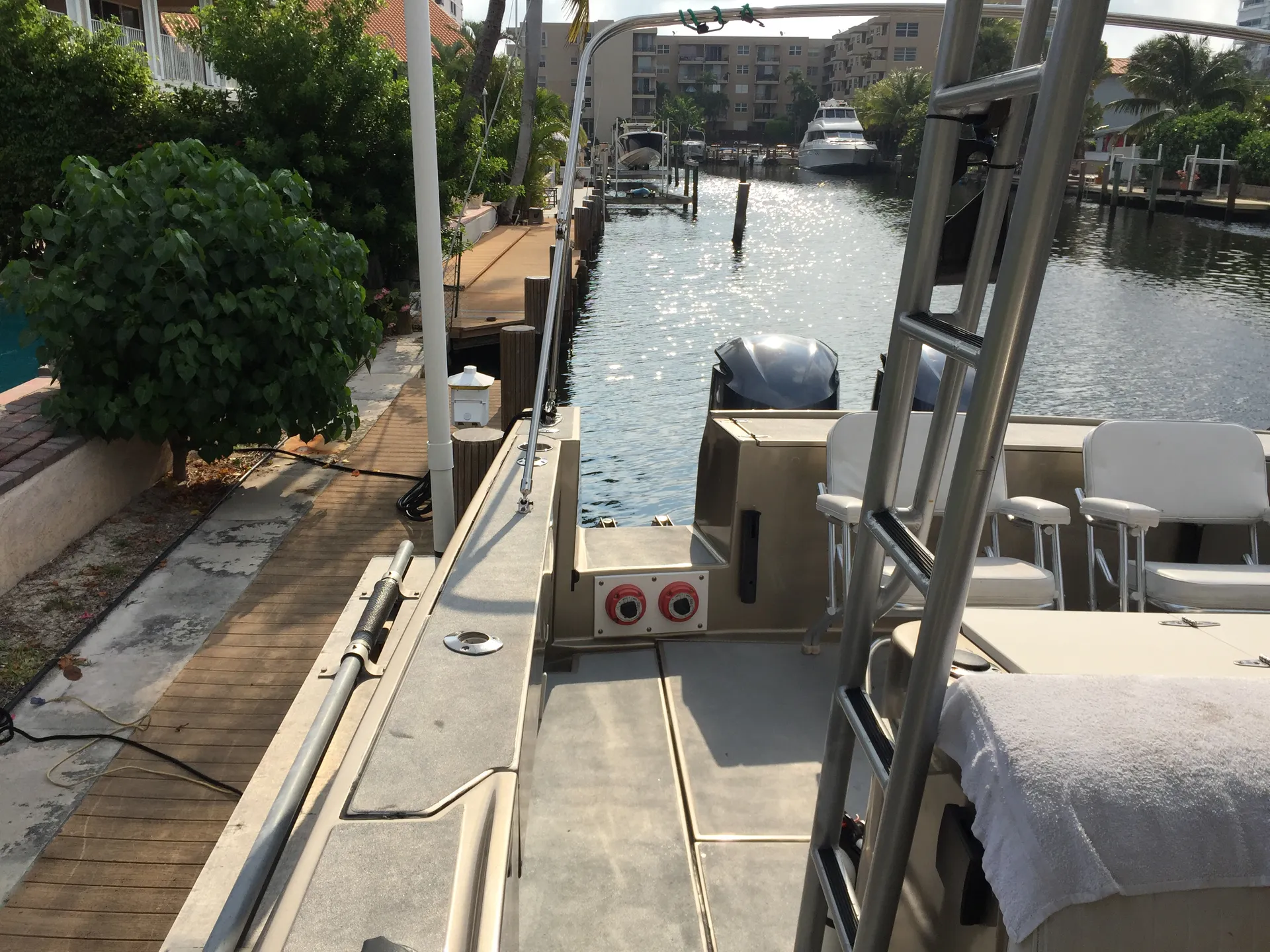 Stamas Yachts 310 Tarpon w/ 300 Yamaha in Fort Lauderdale, FL — photo 6