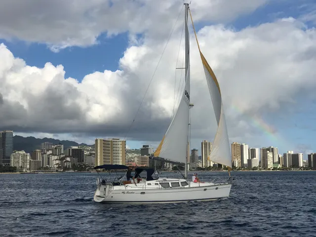 Rent a Jeanneau Sailboats sloop in Honolulu, HI near me