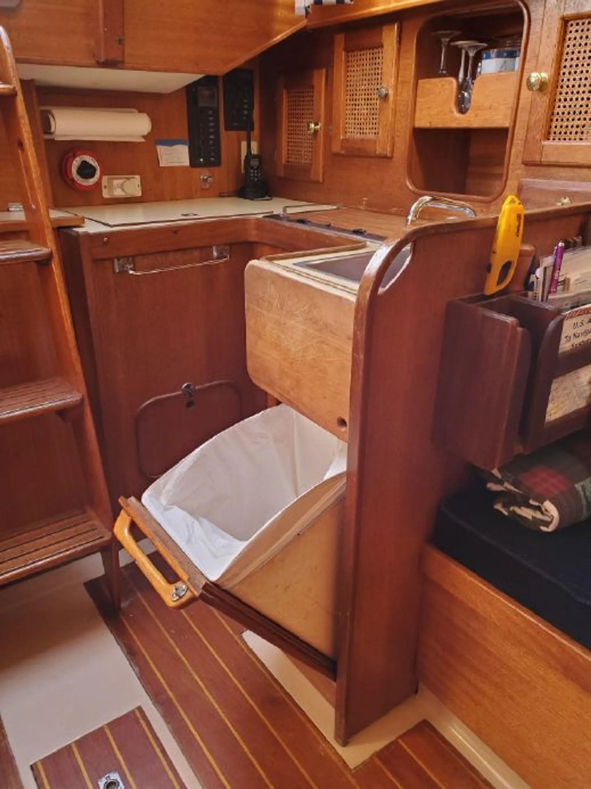 "Equinox" - Center of the Sun - Lippincott 30'