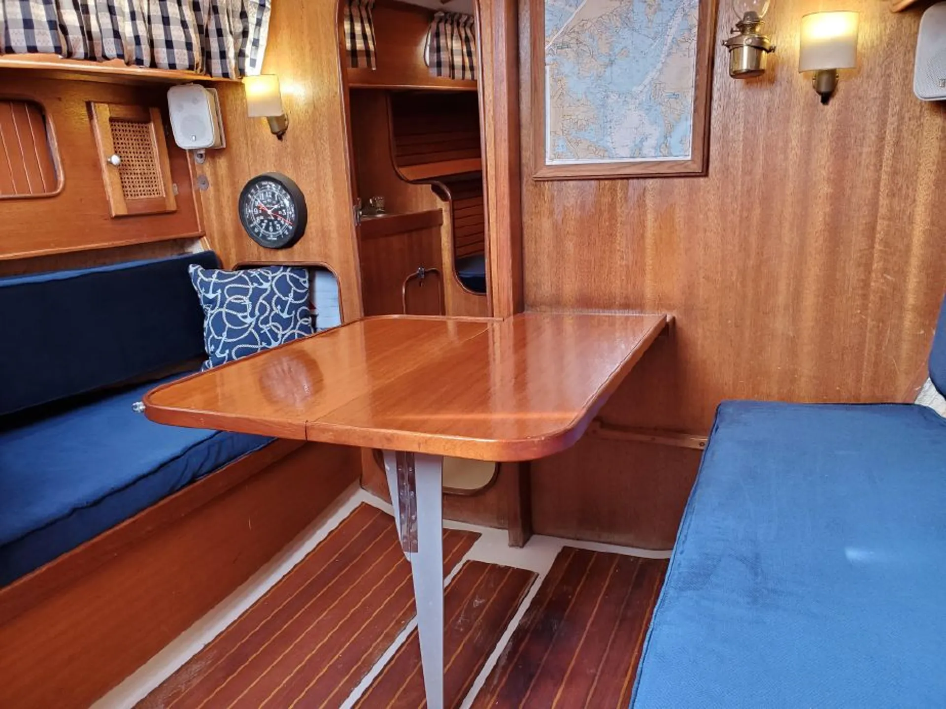 "Equinox" - Center of the Sun - Lippincott 30'