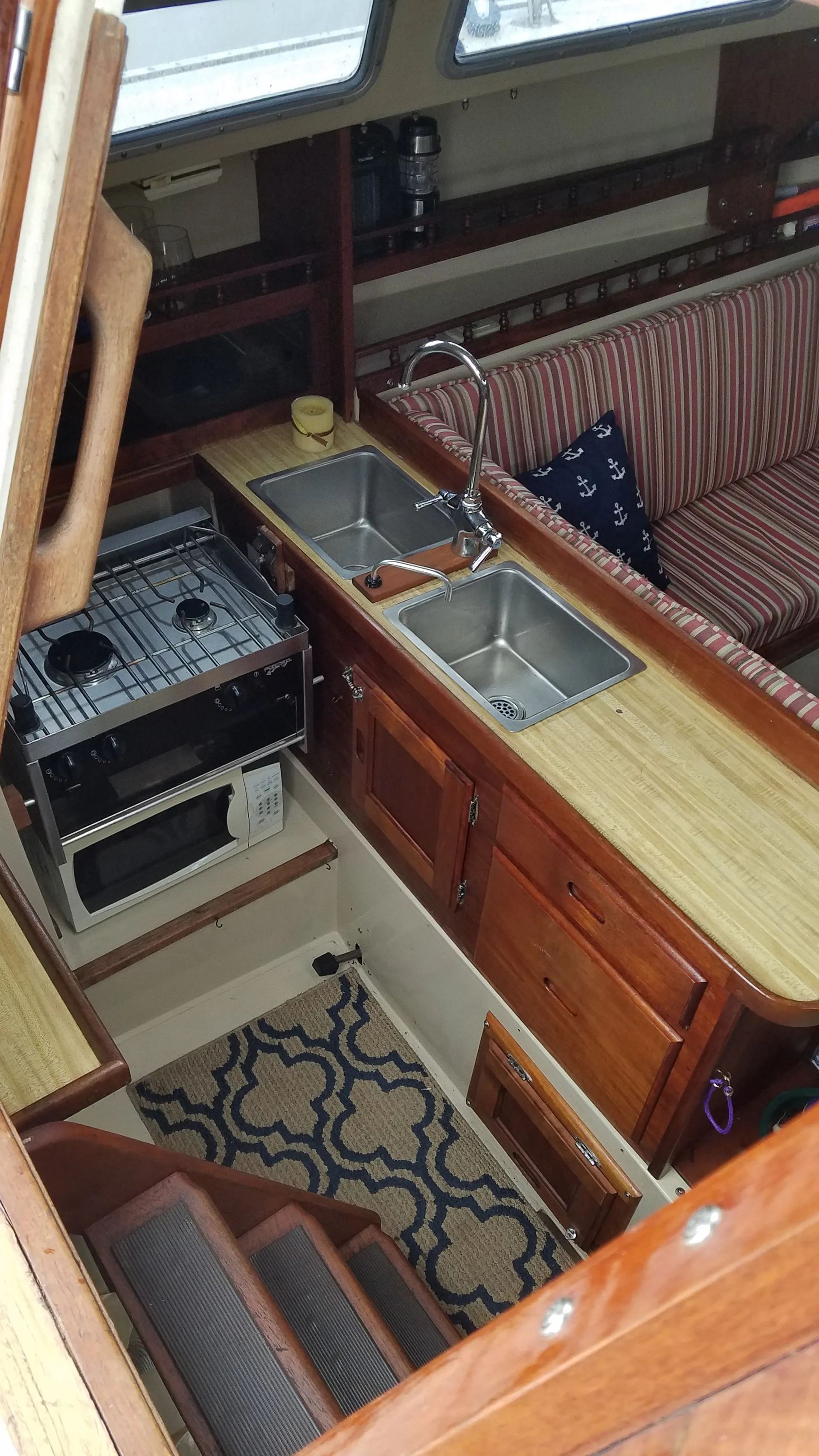 Catalina 30 in Oak Harbor, WA — photo 2