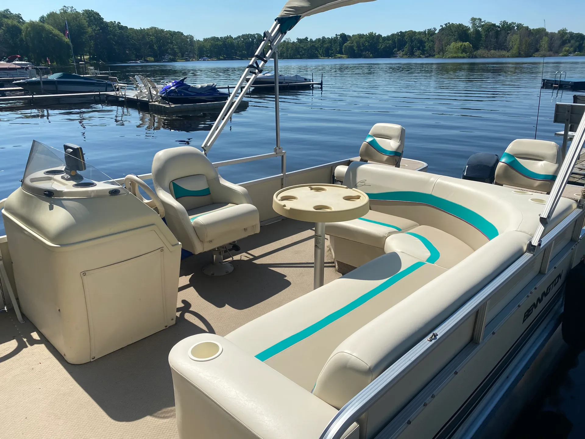 Bennington Marine 200S in Paw Paw, MI — photo 2