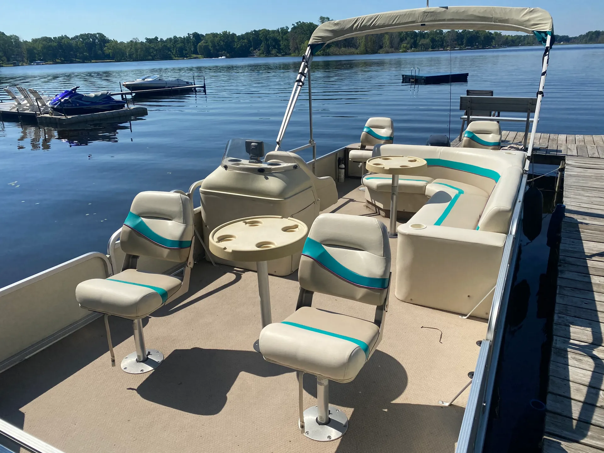 Bennington Marine 200S in Paw Paw, MI — photo 4