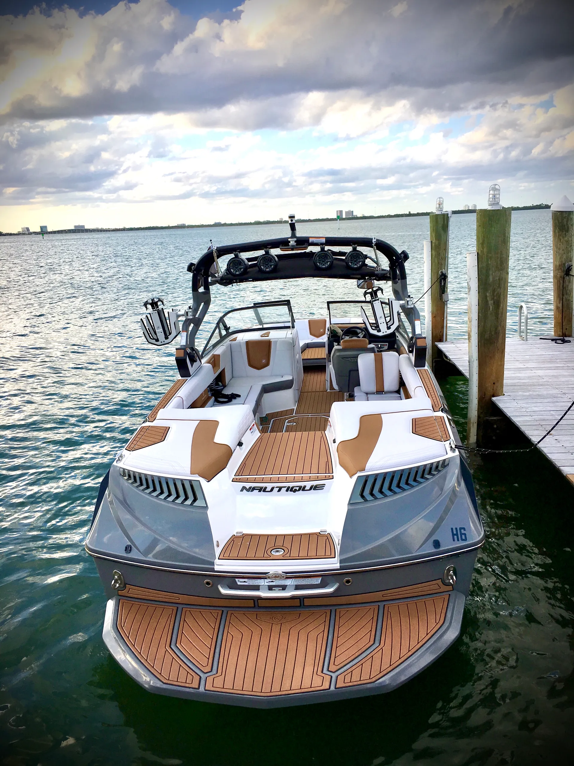 SANDBAR CRUISE - WAKEBOARD - WAKESURF - TUBE - SKI