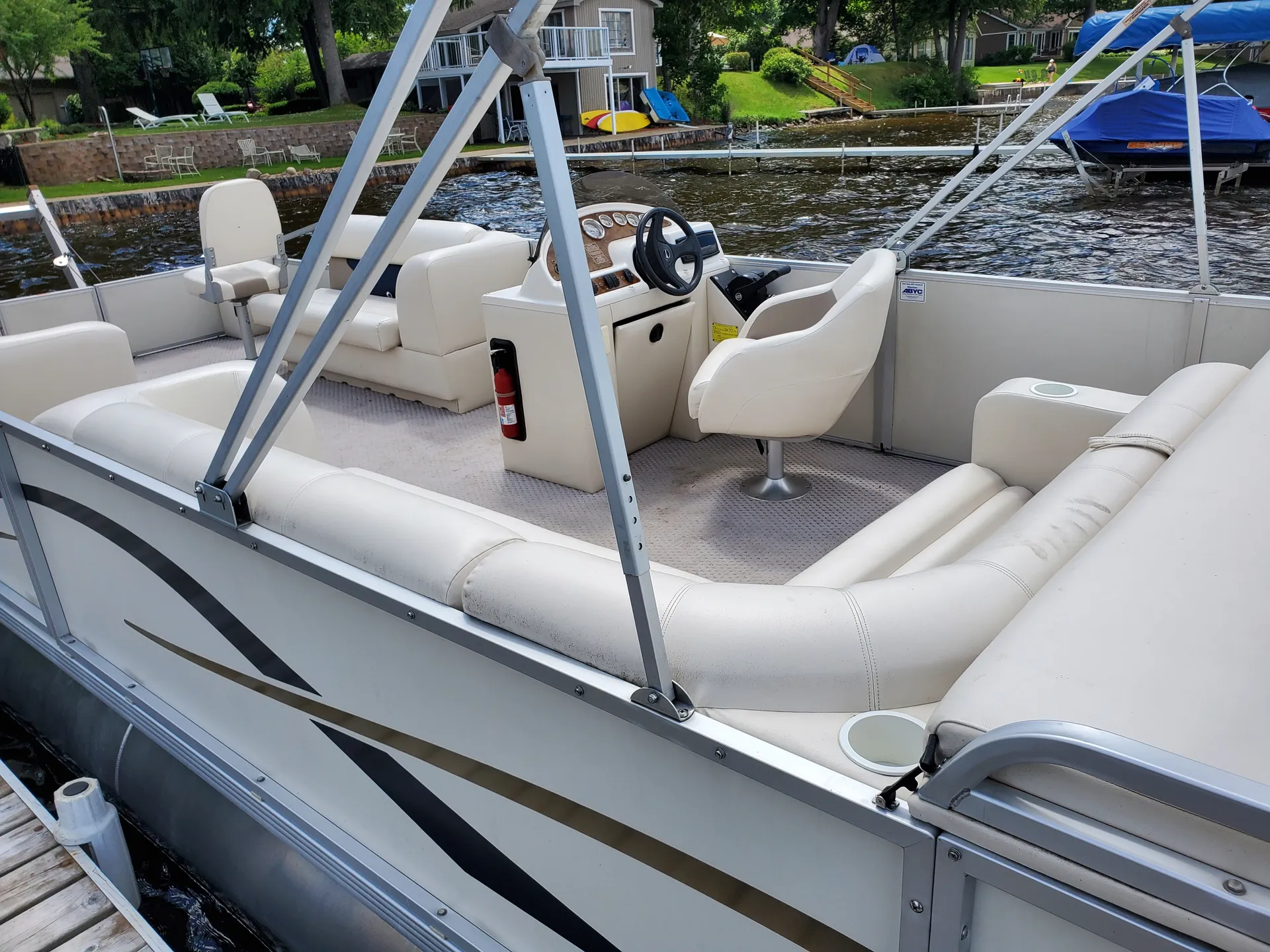 Crest Pontoons 22 Crest II XRS in Cadillac, MI — photo 3