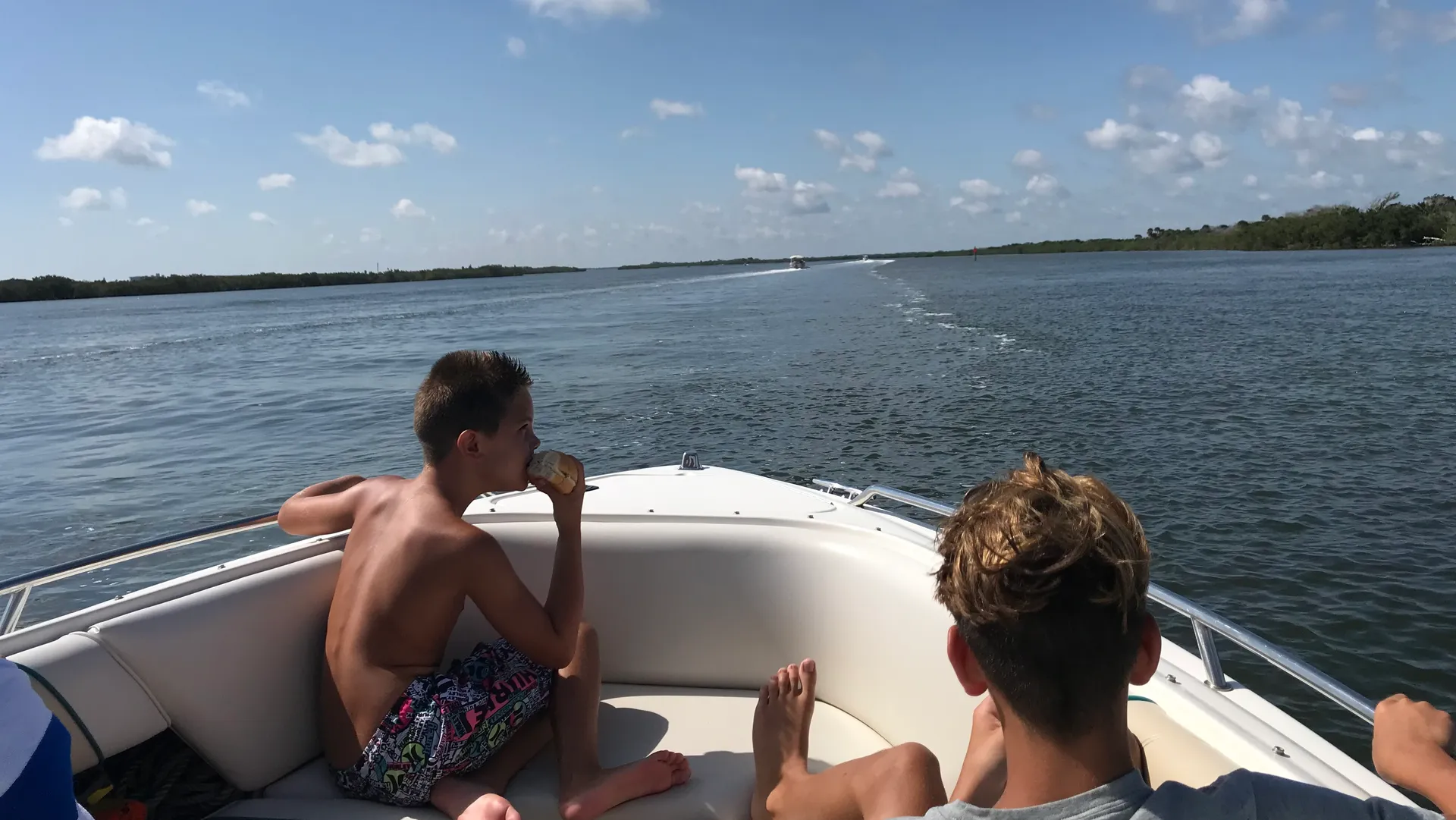 Sea Ray Boats 220 Bow Rider Select in Port Orange, FL — photo 3