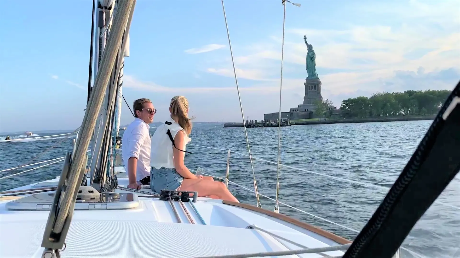 #1 Manhattan Sailing! Champagne &amp; Catering Service, Captain &amp; Crew