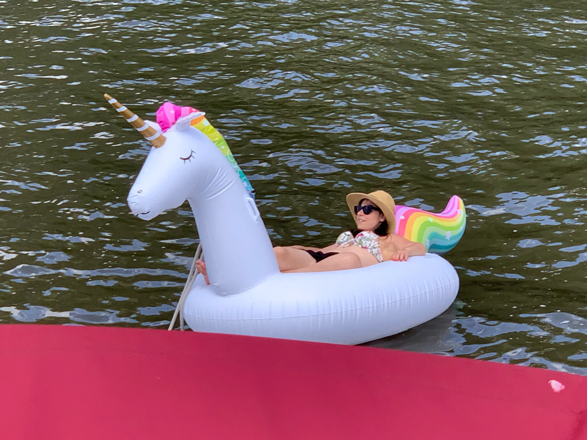 TRAVEL IN LUXURY AND STYLE ON THIS CRUISER YACHT