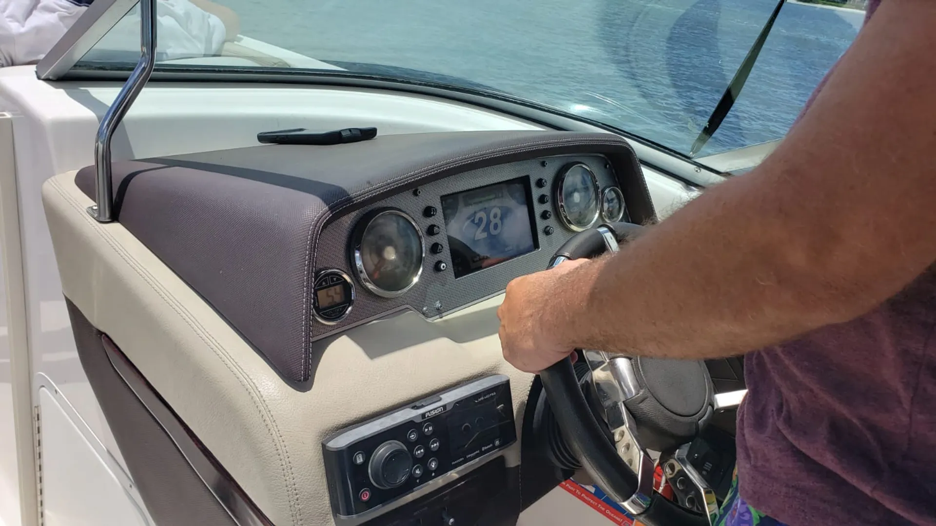 Regal 27 FasDeck Volvo in Boynton Beach, FL — photo 9