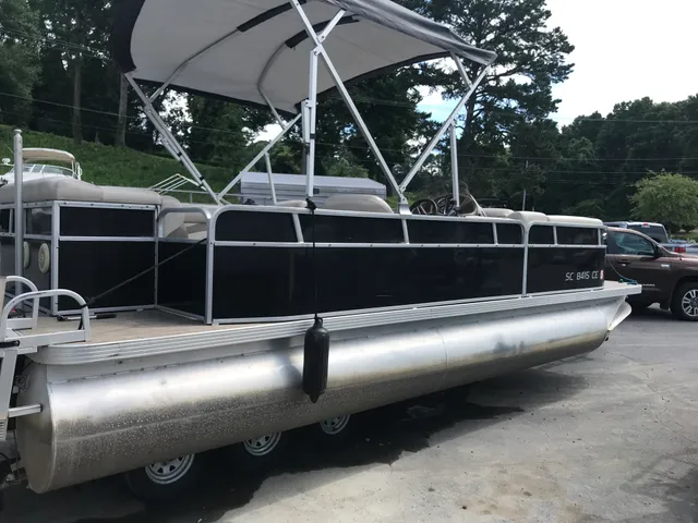 Rent a Veranda pontoon in Charlotte, NC near me