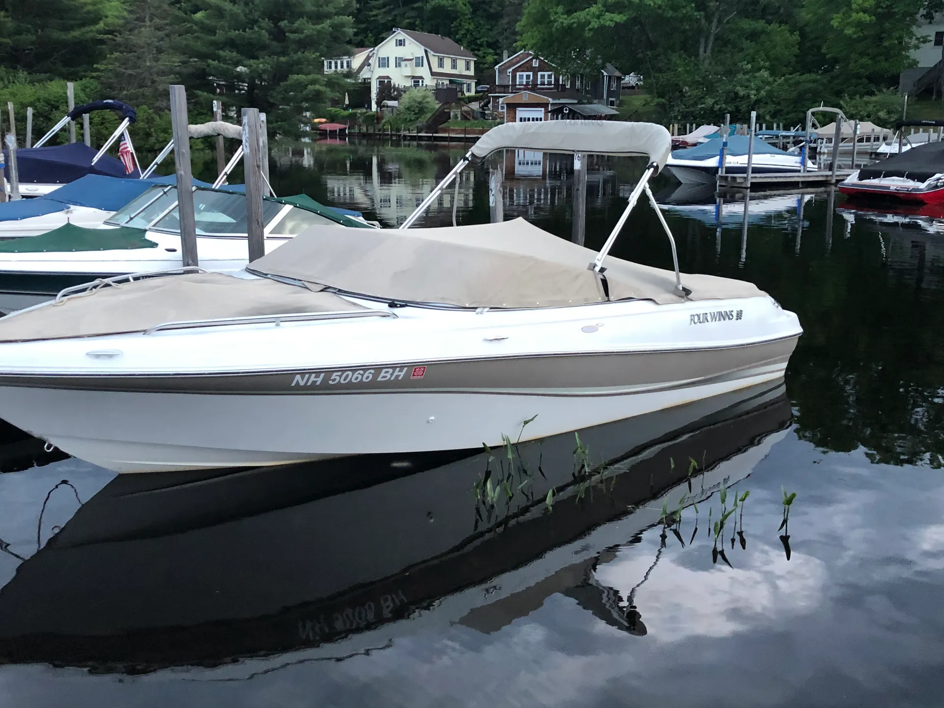 Four Winns Boats 200 Horizon  in Concord, NH — photo 2