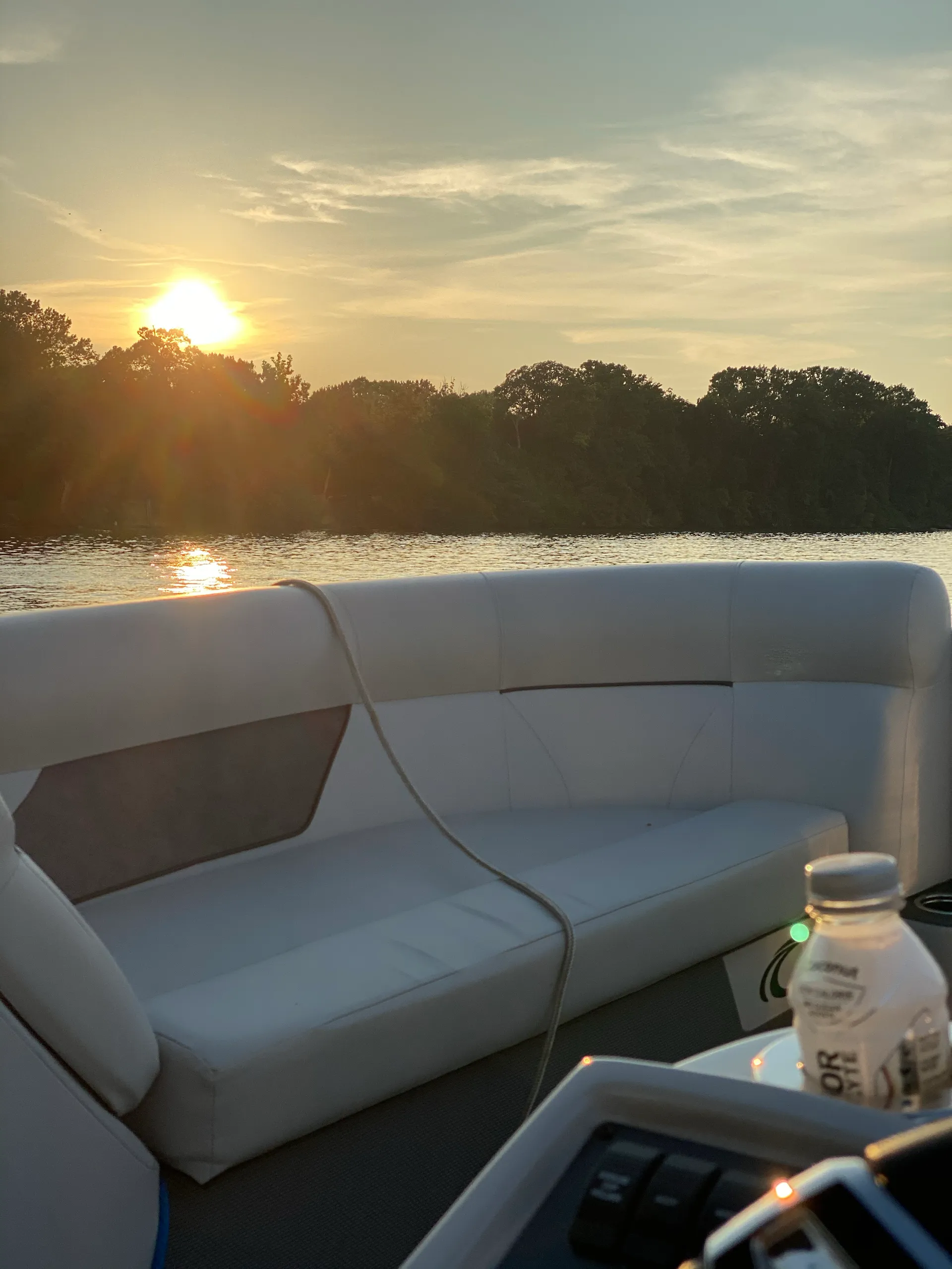Crest Pontoons 230 Crest Classic CP3 Plus TriToon in Hendersonville, TN — photo 9