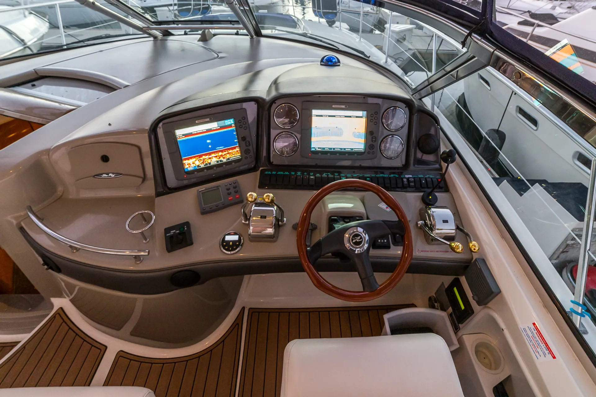 Sea Ray Boats 44 Sundancer in Miami, FL — photo 5