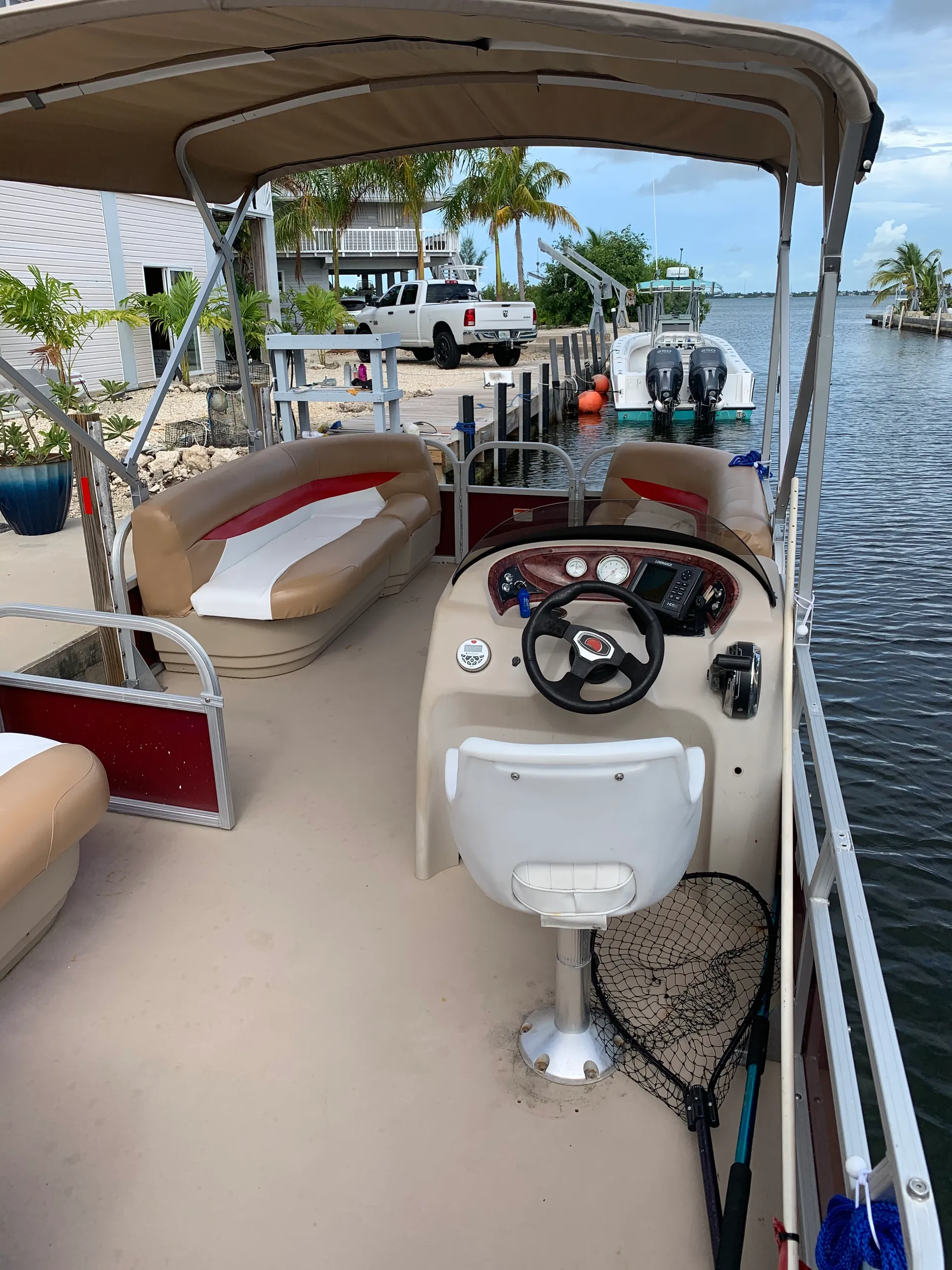 18' Pontoon rental Cudjoe Key. Multi day. Delivery