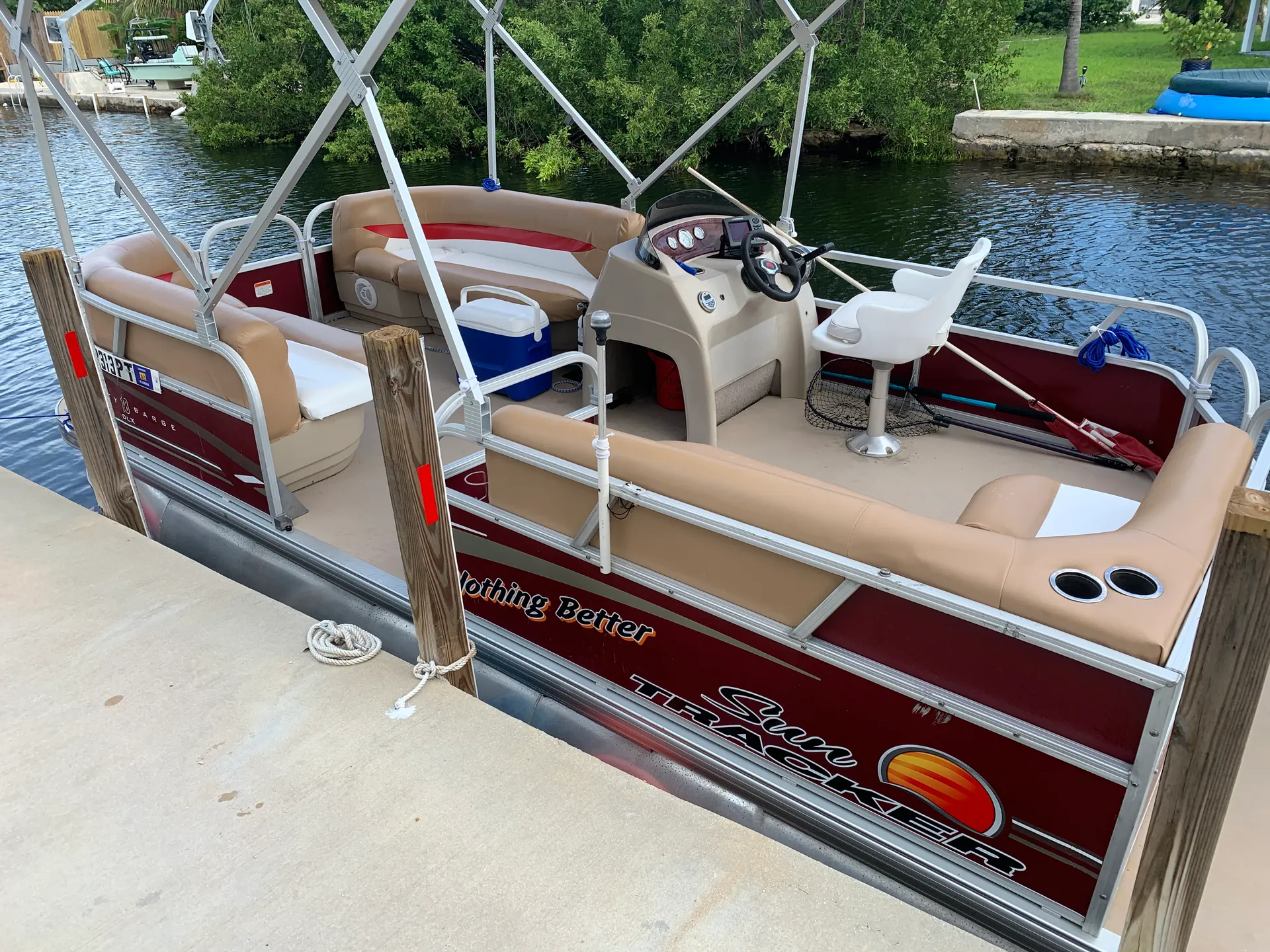 18' Pontoon rental Cudjoe Key. Multi day. Delivery