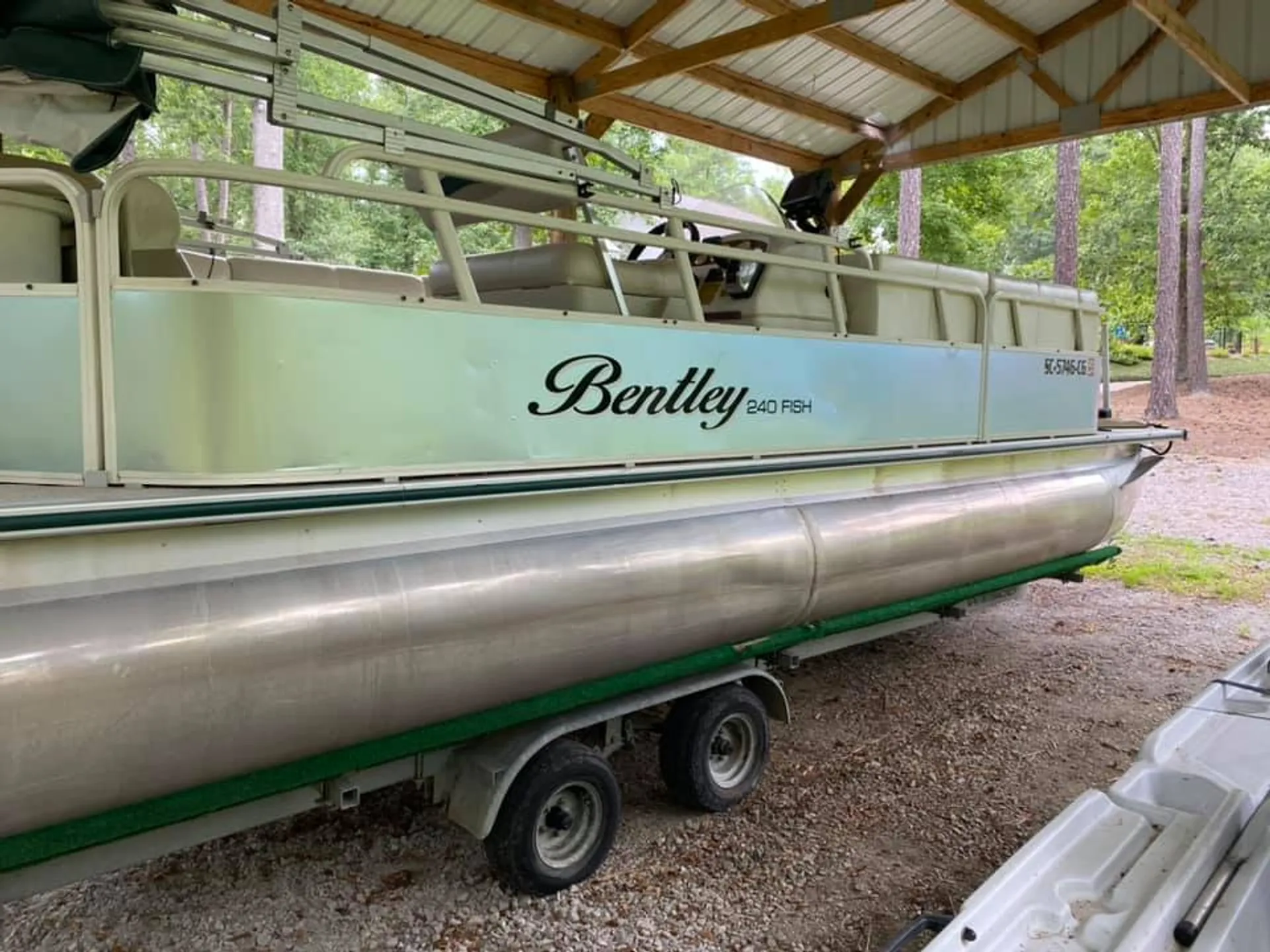 Bentley Pontoon 240 Fish  in Townville, SC — photo 4