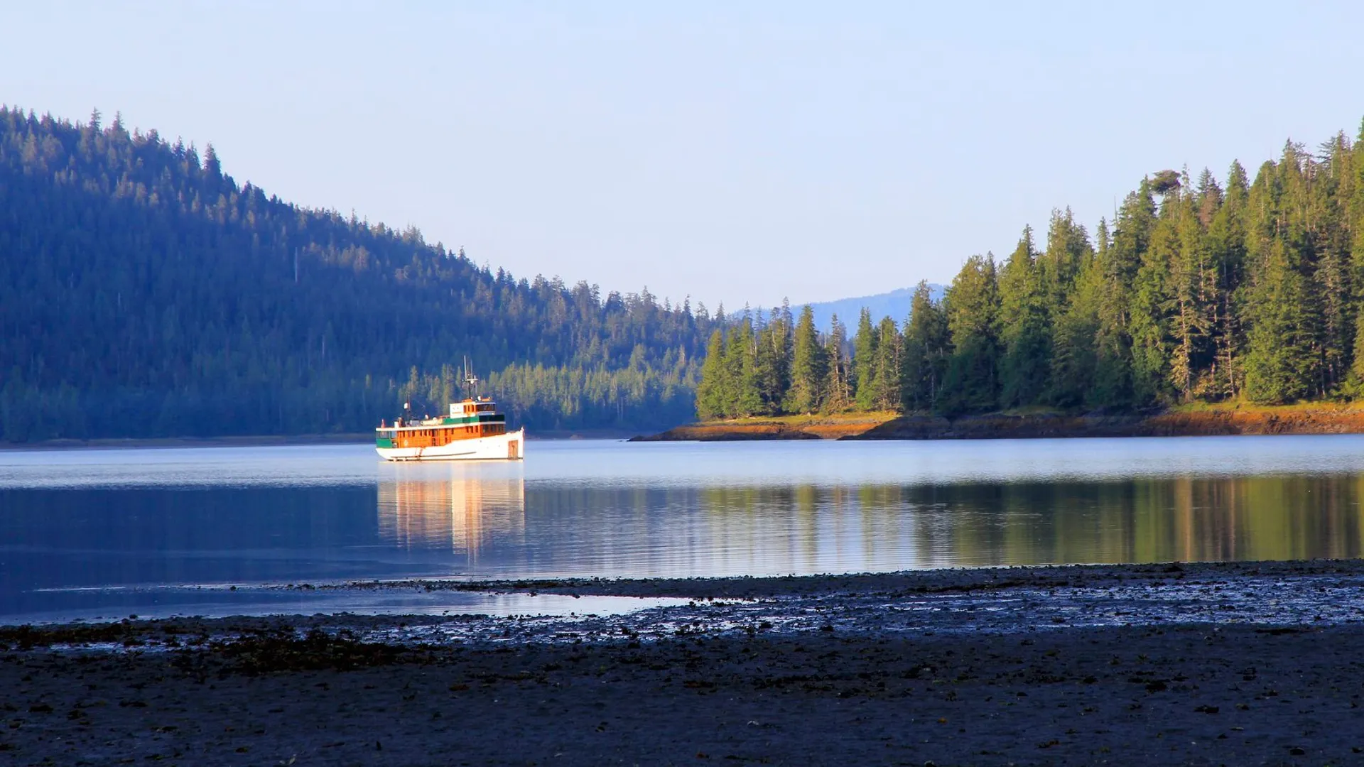 Alaska Cruises & Yacht Charters (8D7N)
