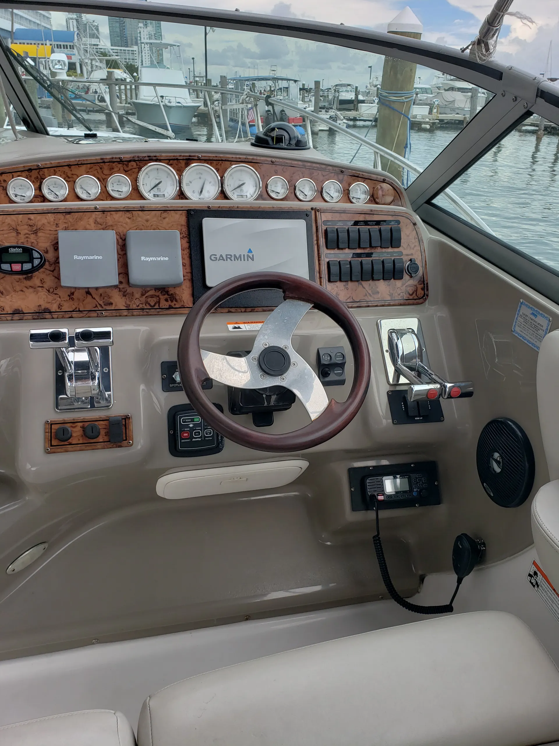 Larson Boats 370 Cabrio Mid-Cabin in Miami, FL — photo 5
