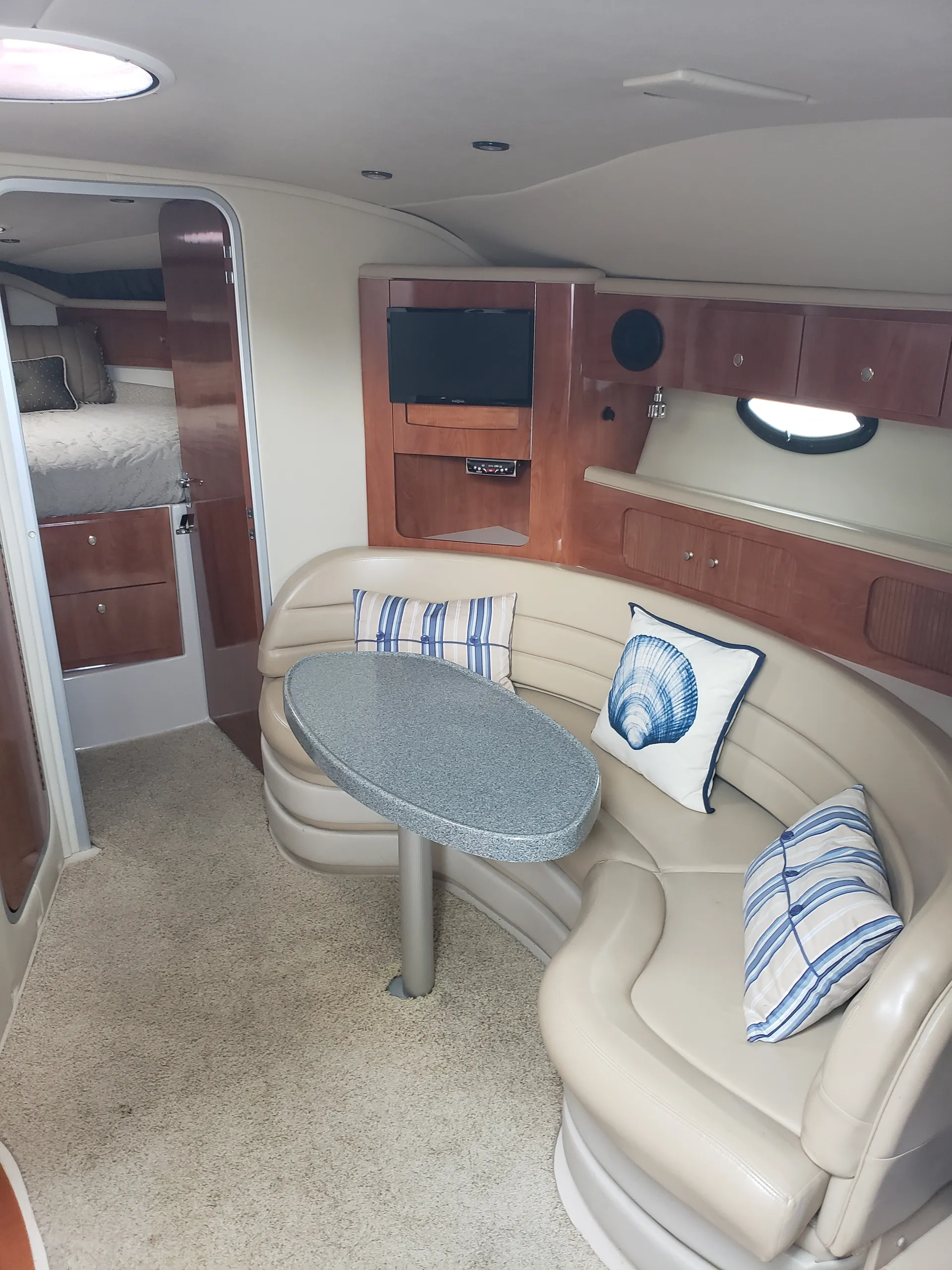 Larson Boats 370 Cabrio Mid-Cabin in Miami, FL — photo 6