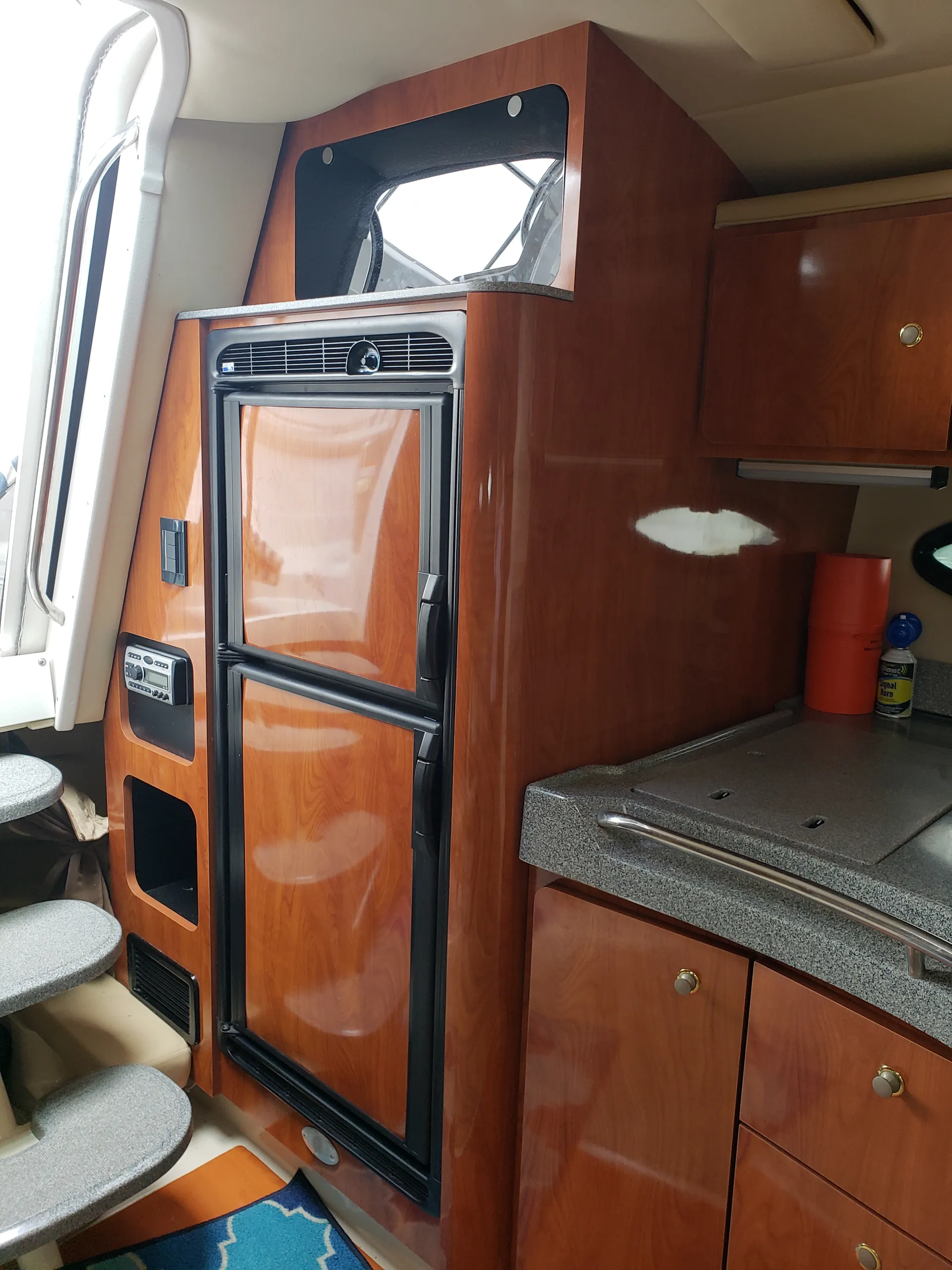 Larson Boats 370 Cabrio Mid-Cabin in Miami, FL — photo 9