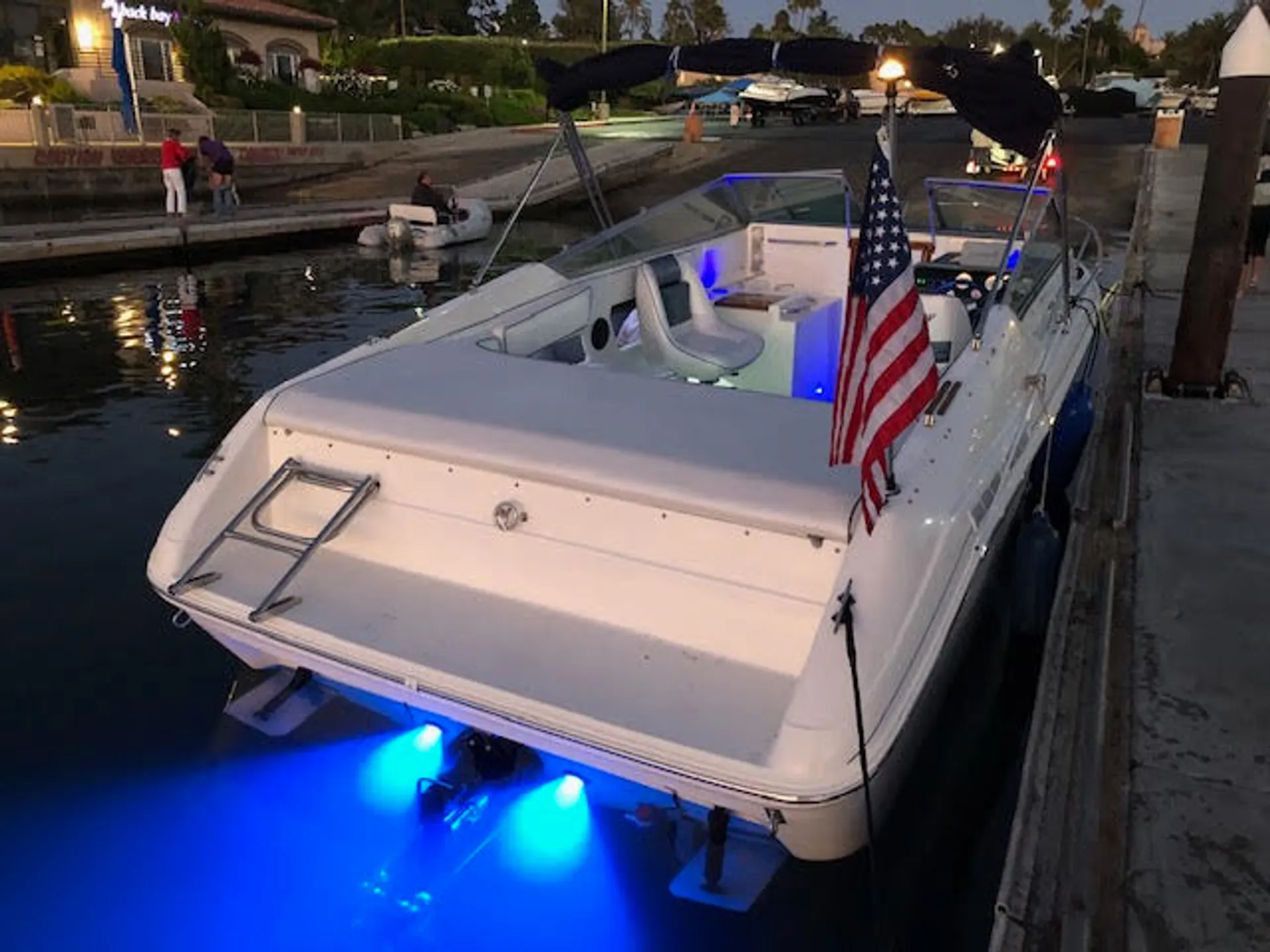 Sea Ray Boats 220 Overnighter in Newport Beach, CA — photo 4