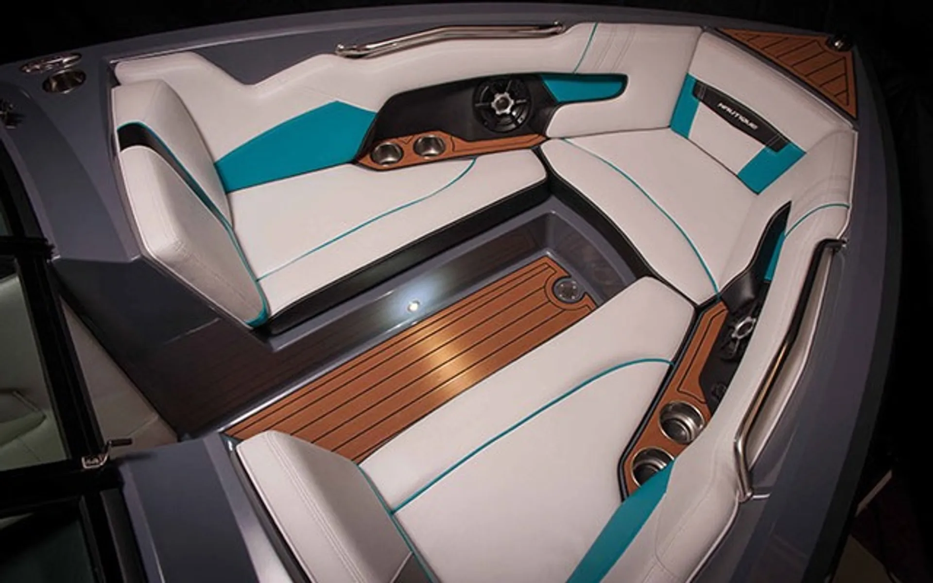 Super Air Nautique Wakeboat Charter on Lake Tulloch