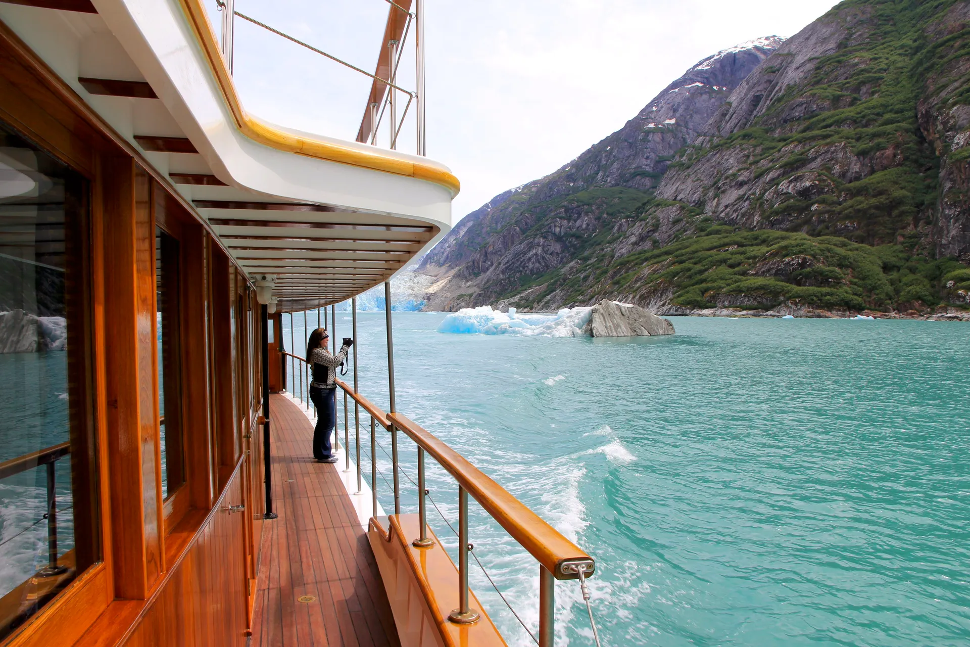 Alaska Cruises & Yacht Charters (8D7N)
