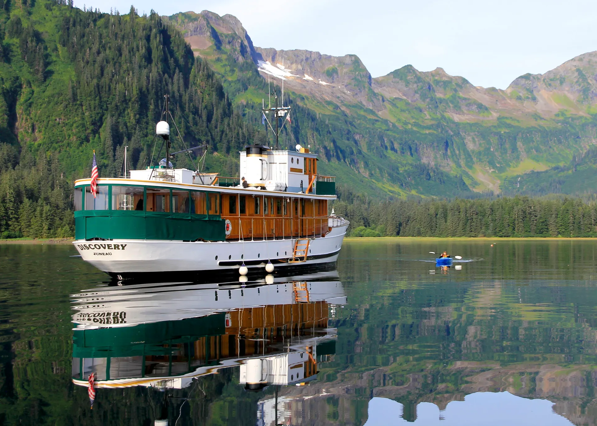 Alaska Cruises & Yacht Charters (8D7N)