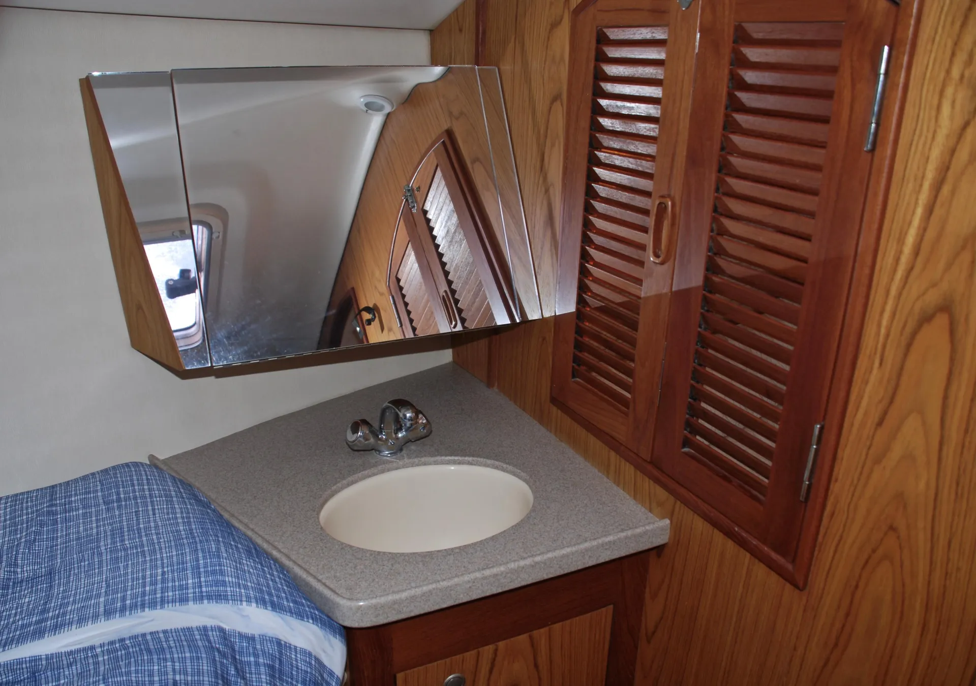 Hunter Hunter 380 in Seattle, WA — photo 9